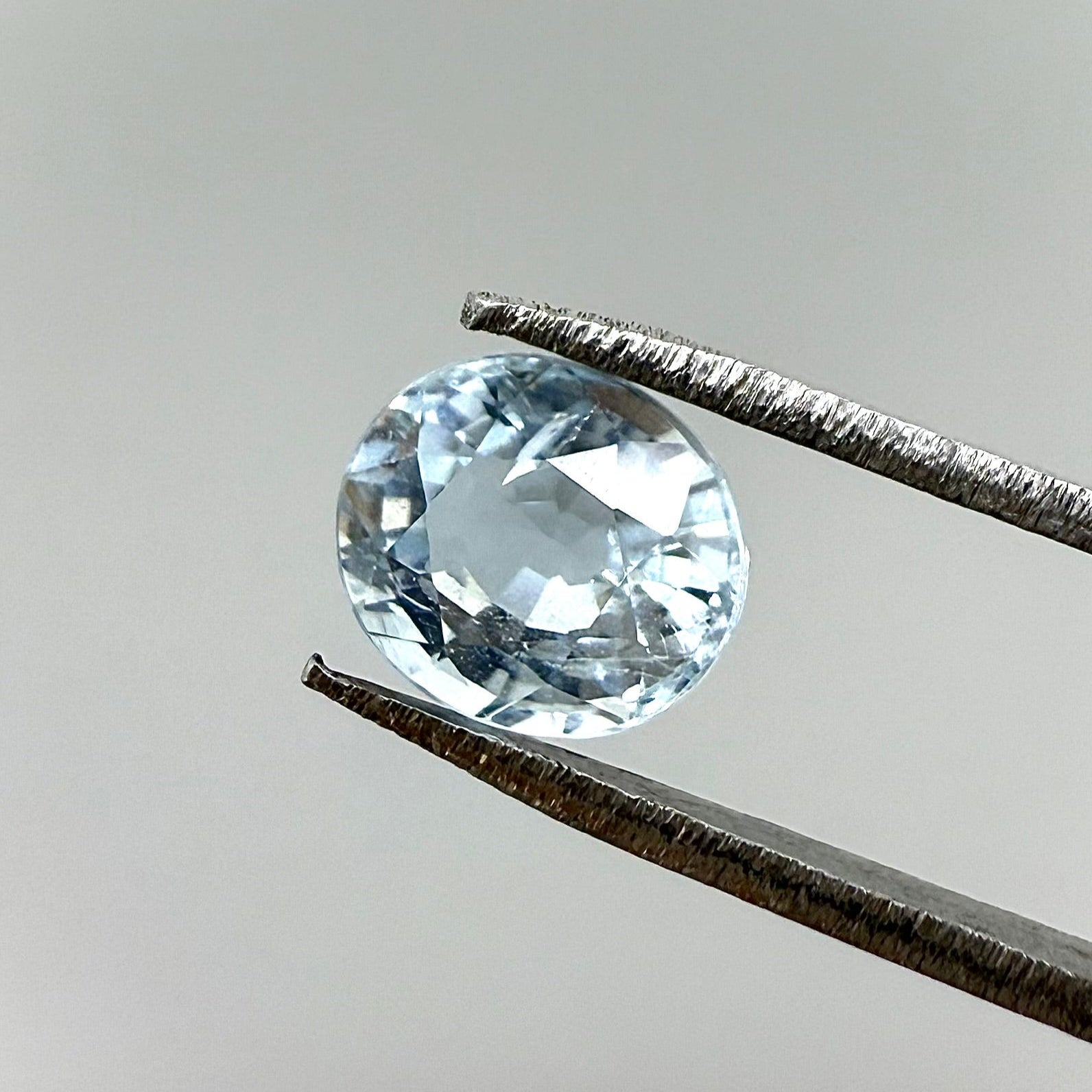 Natural Pale Blue Aquamarine gemstone, oval cut