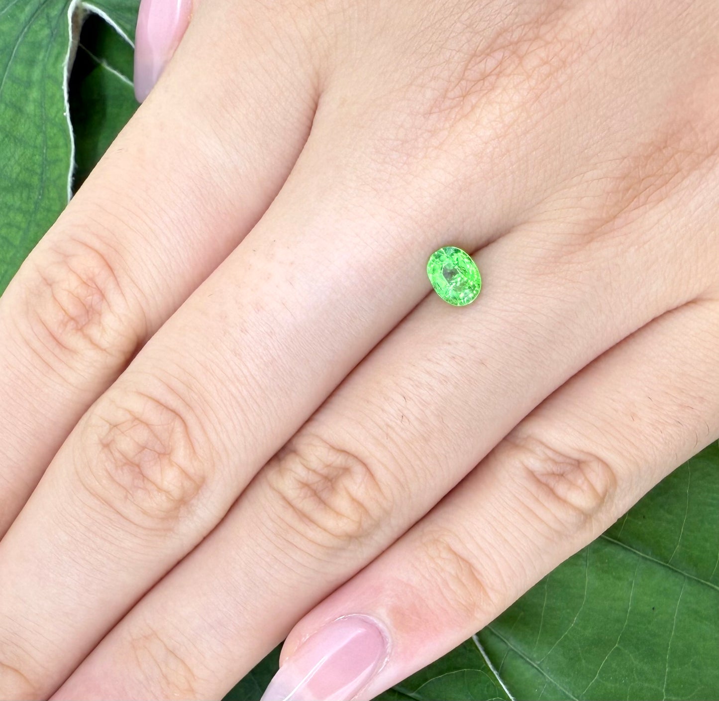Tsavorite Oval 0.54 Ct