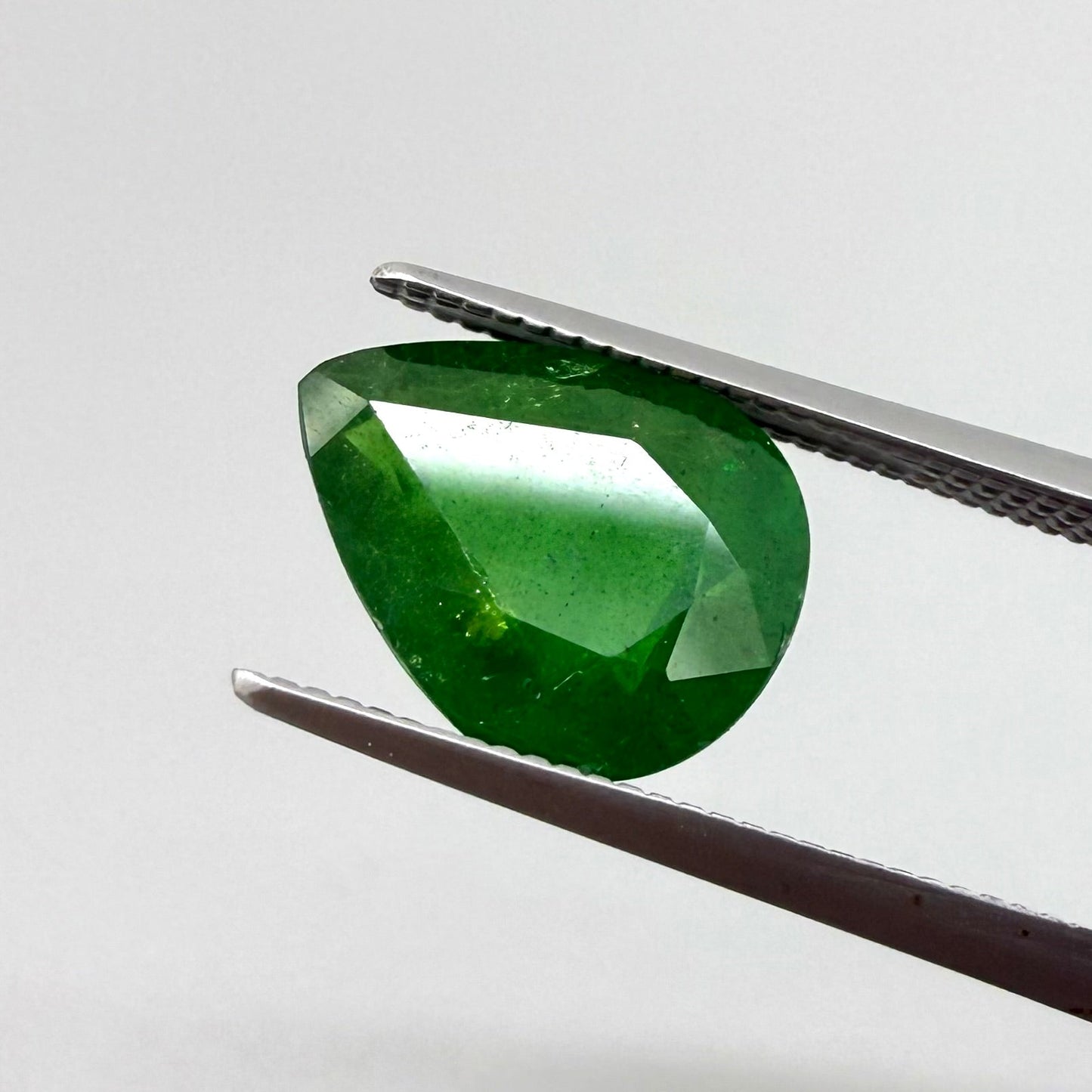 Tsavorite Pear 3.26 Ct