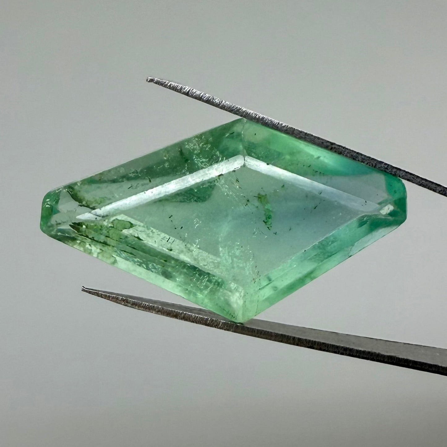 Big Vibrant Turquoise-to-Green Fluorite Fancy 38.87 Ct