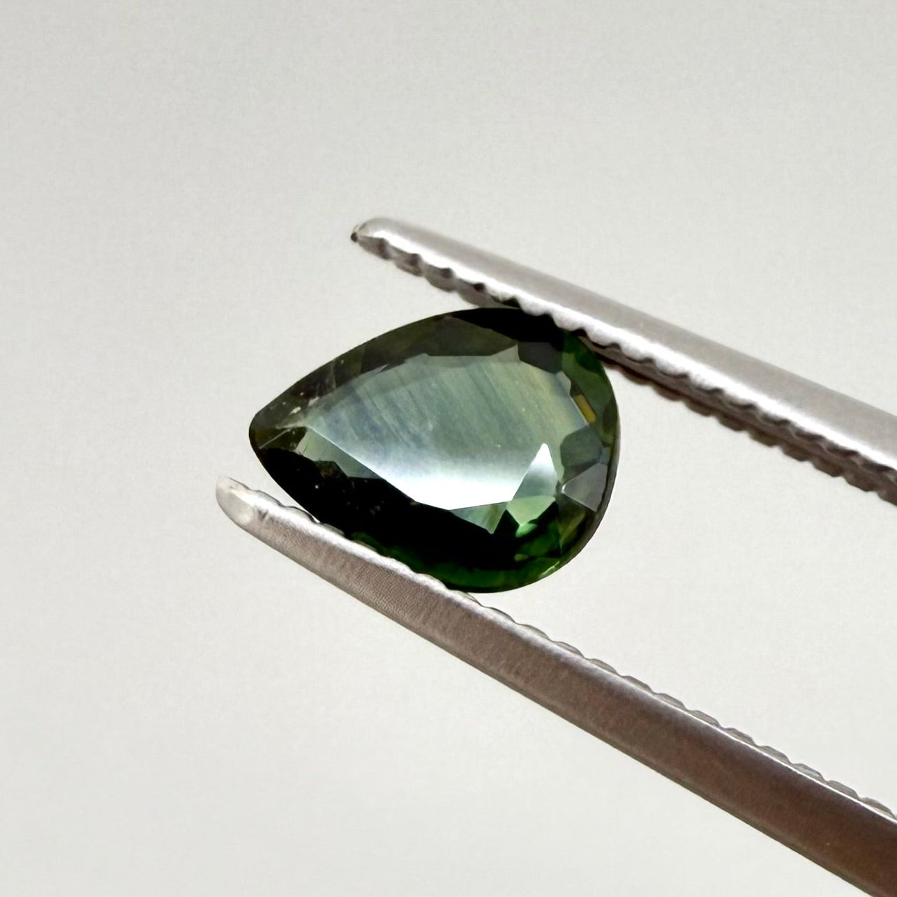 Bi-Color (Green Blue) Sapphire Pear 0.54 Cts