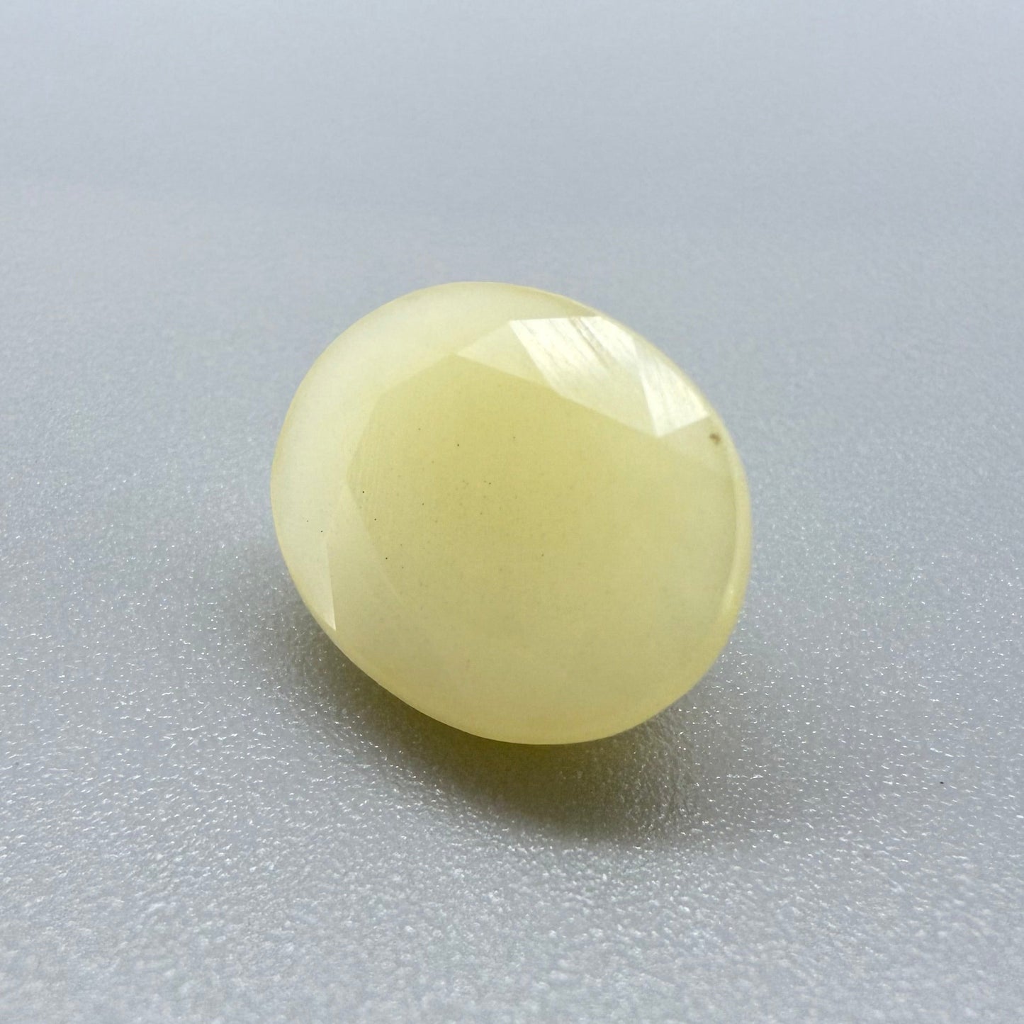 Mother-of-Pearl Opal Oval 3.69 Ct