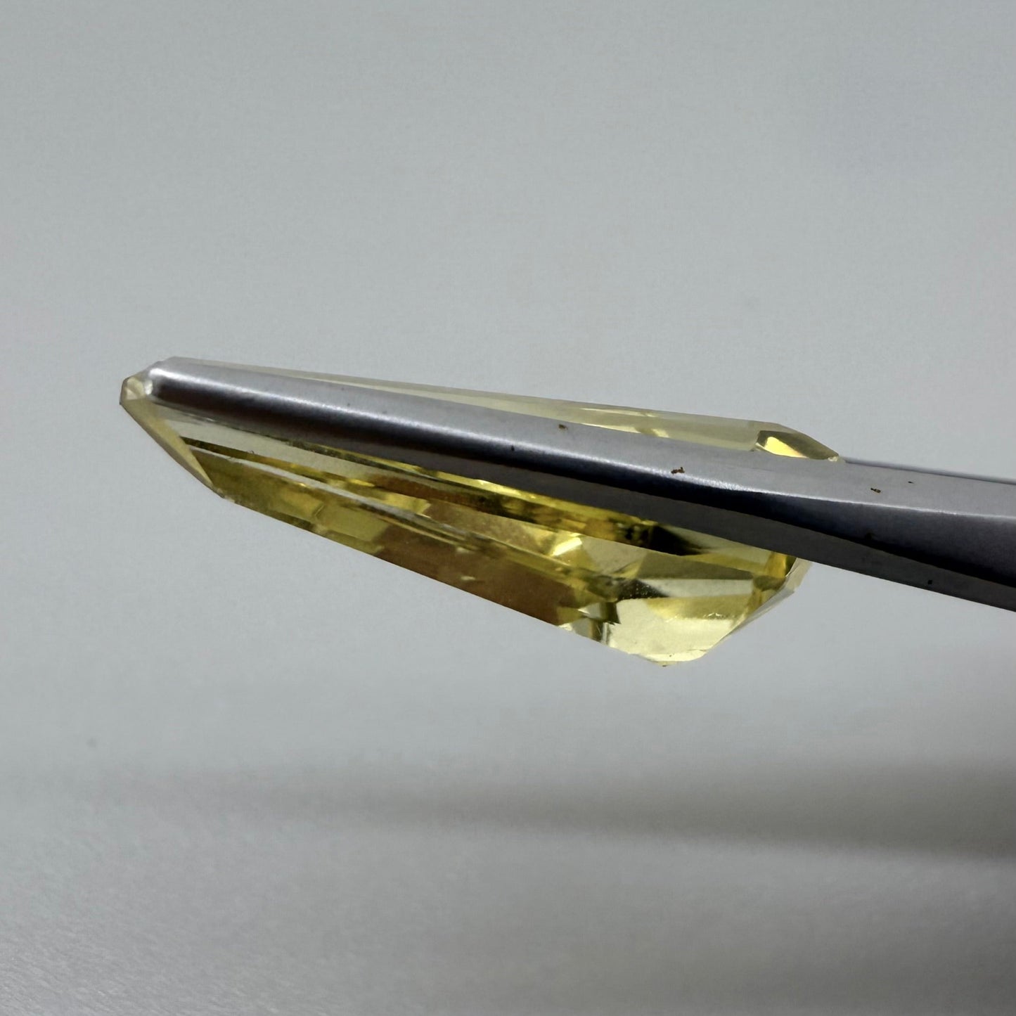 Lemon Quartz Fancy 17.12 Ct