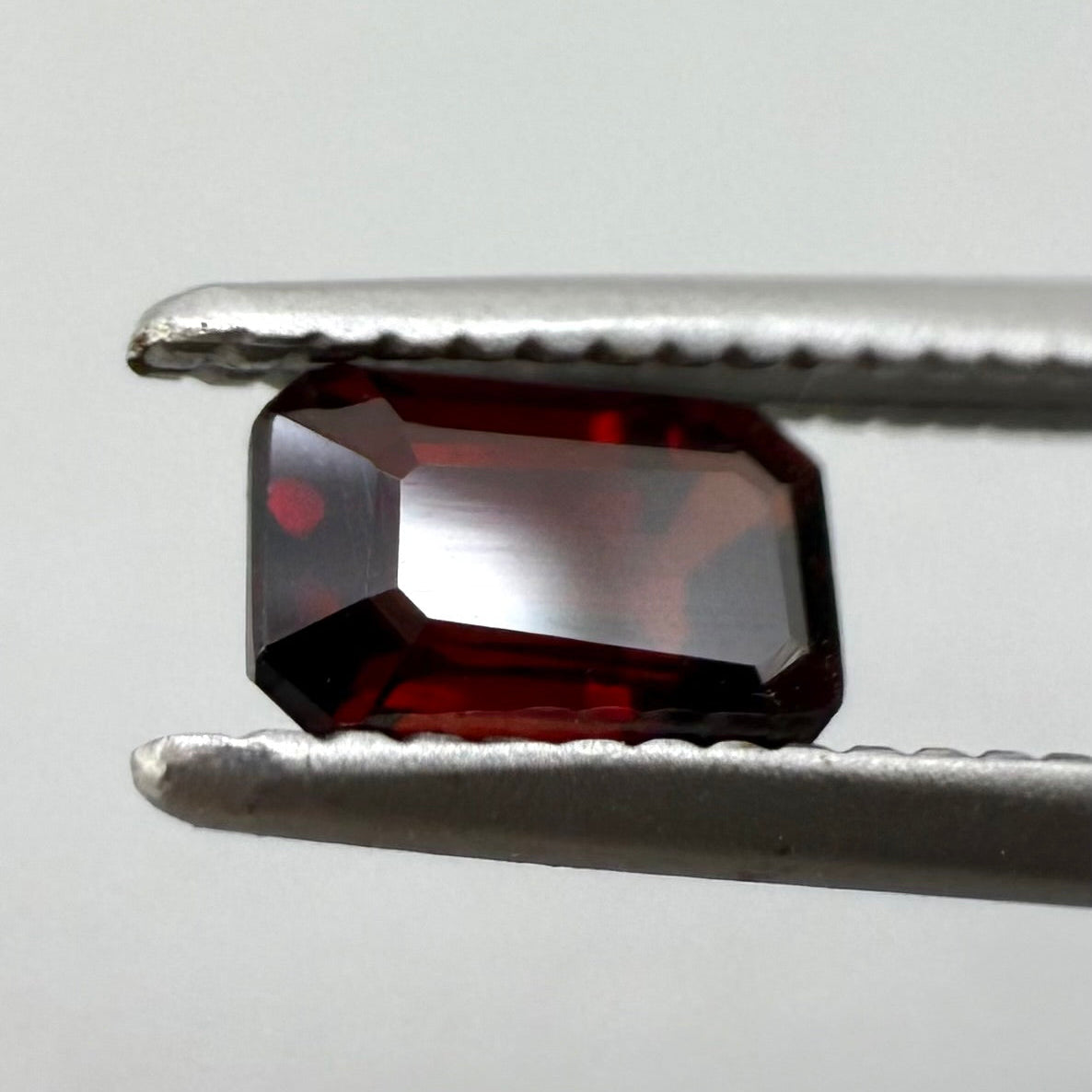 Red Garnet "Pyrope" Emerald cut 0.5 Ct