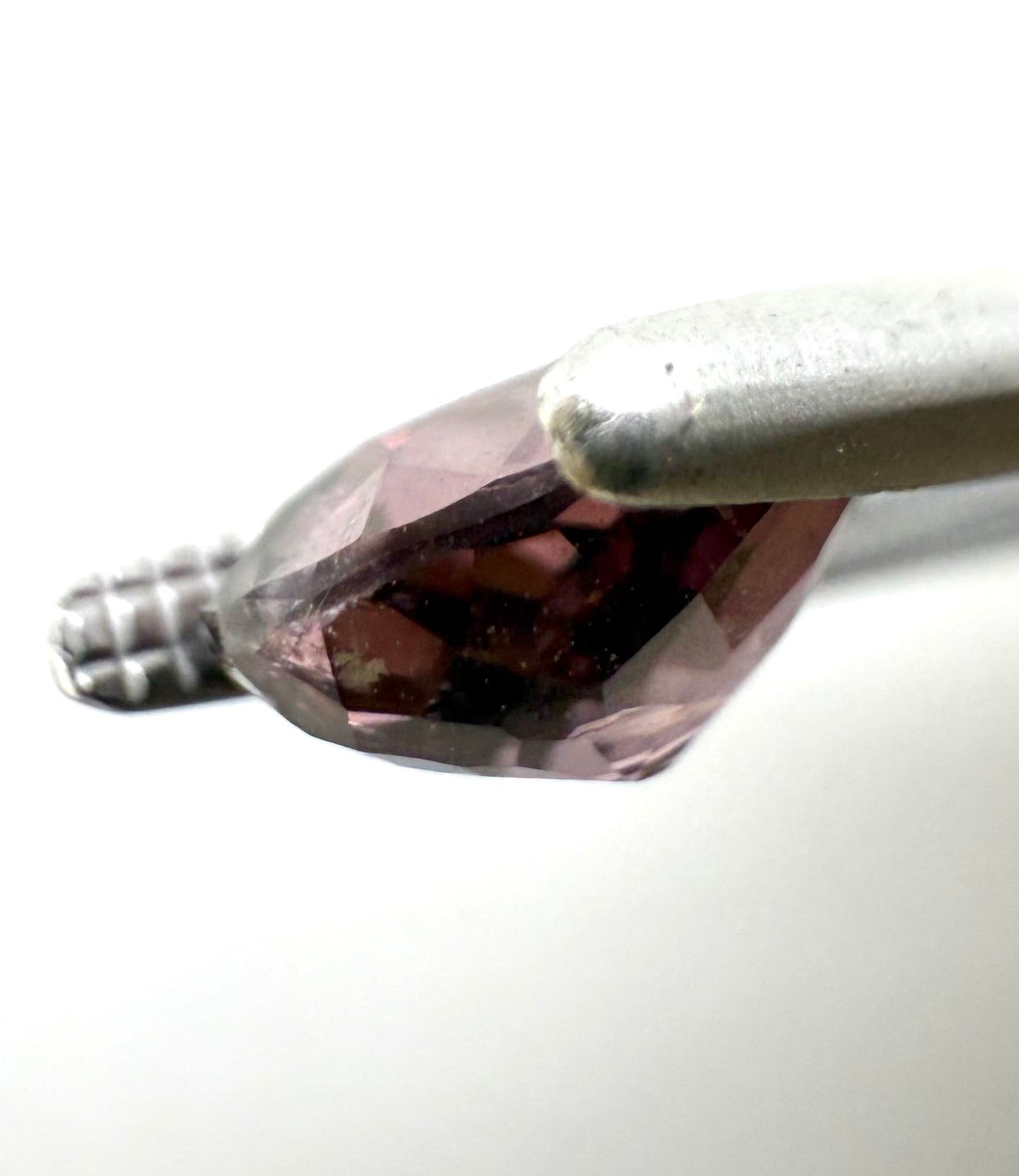 Rosé Spinel Oval 1.55 Ct