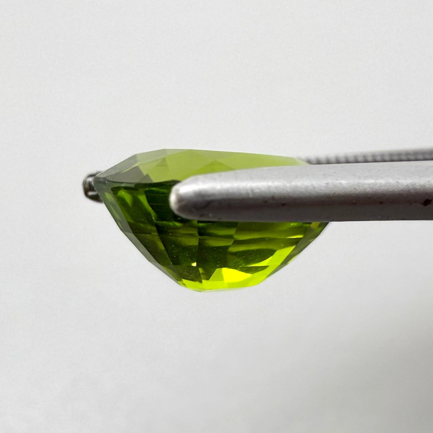 Peridot Oval 2.75 Ct