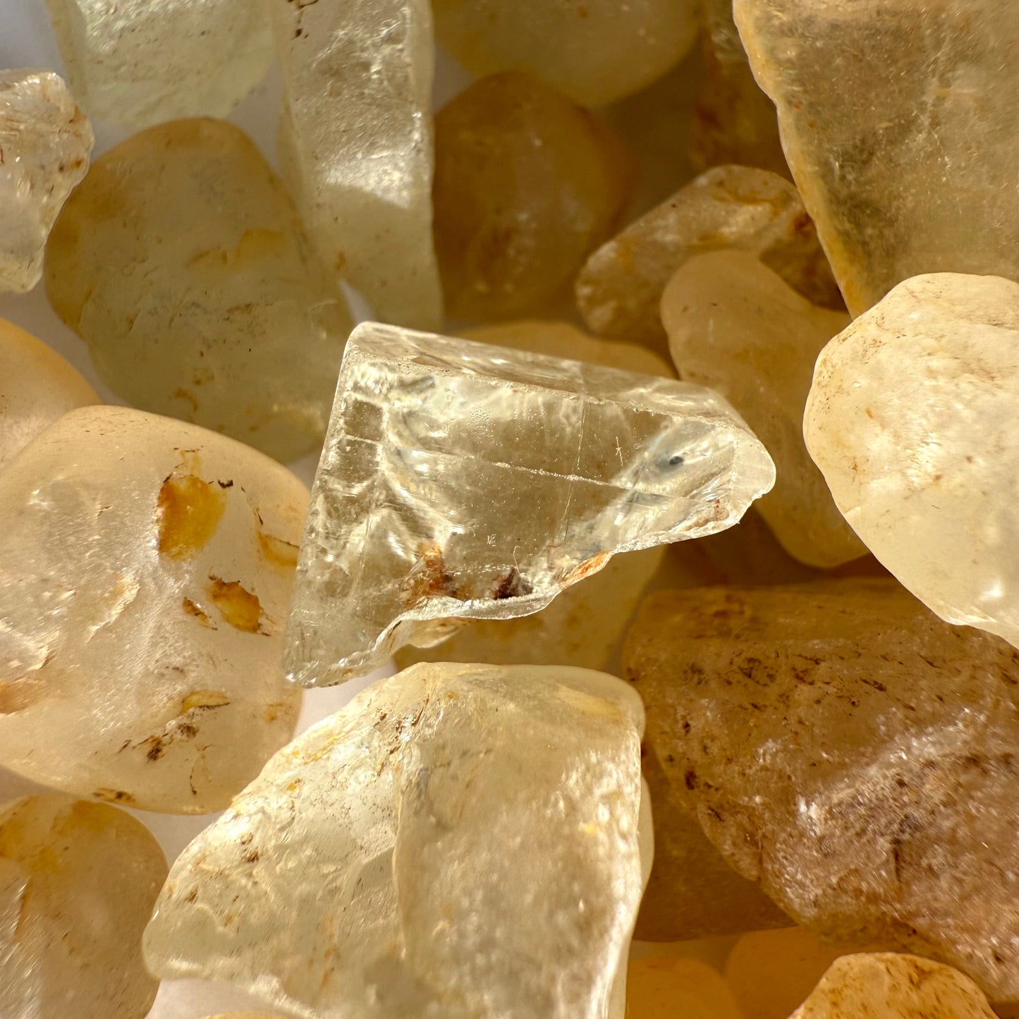 Topaz Rough Lot R15 - starting 4$ per g