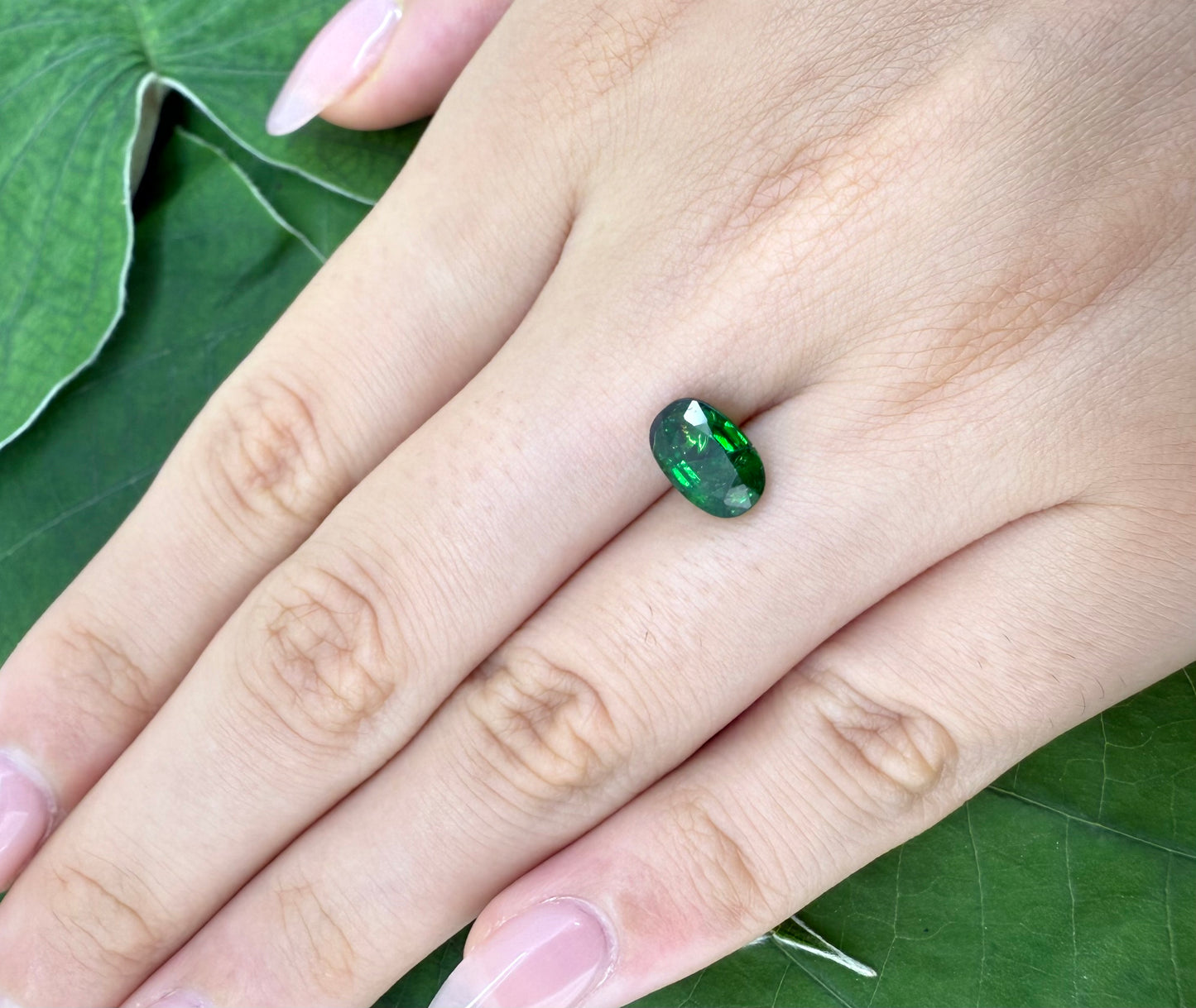 Tsavorite Oval 2 Ct
