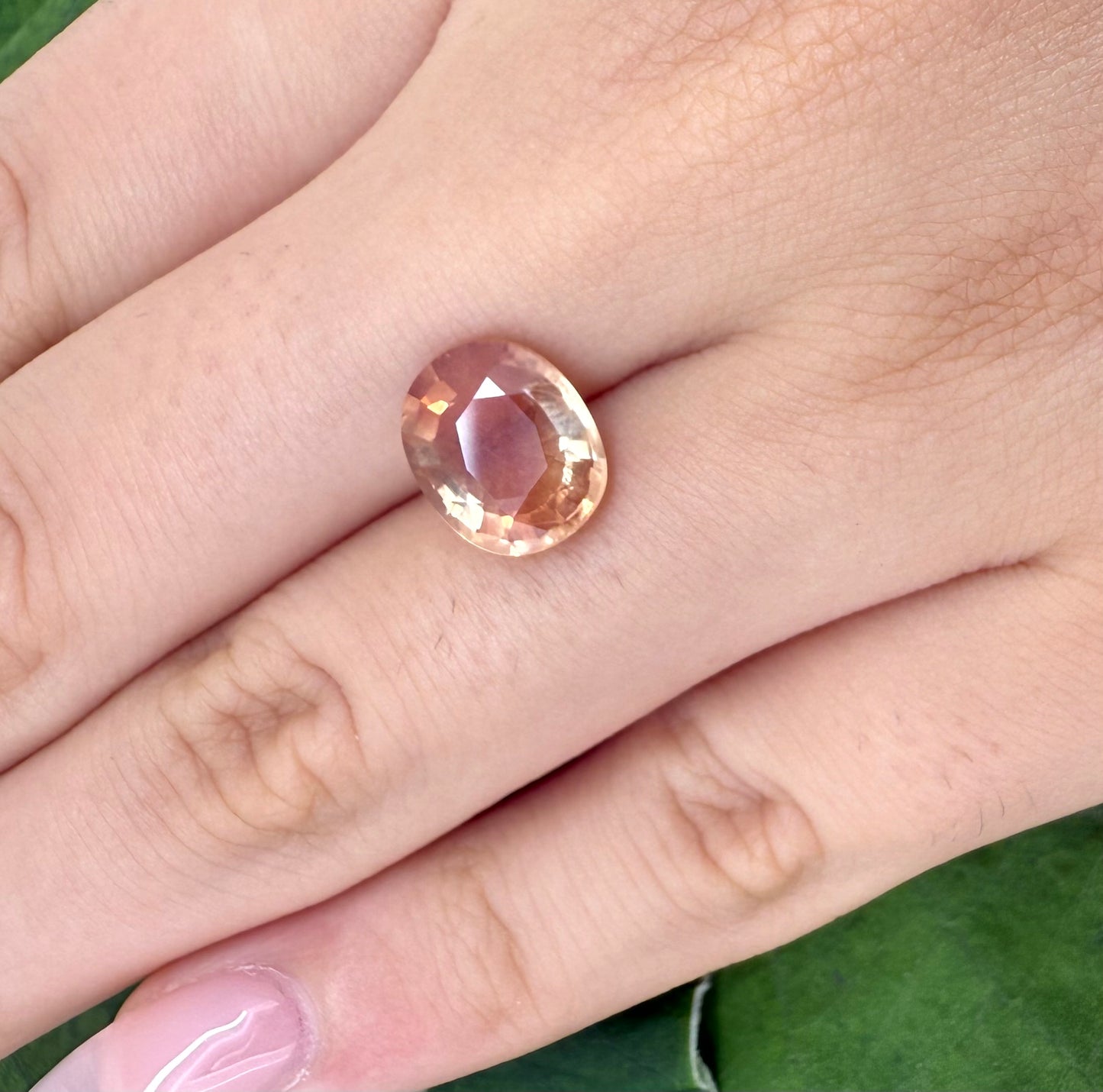 Vibrant Sand Orange Sunstone Oval 2.9 Ct