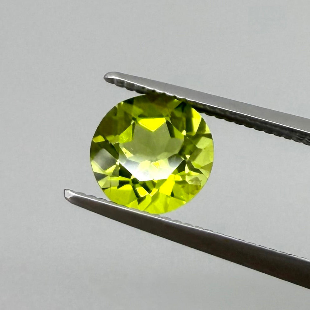 Yellow Green Peridot Round 1.36 Ct