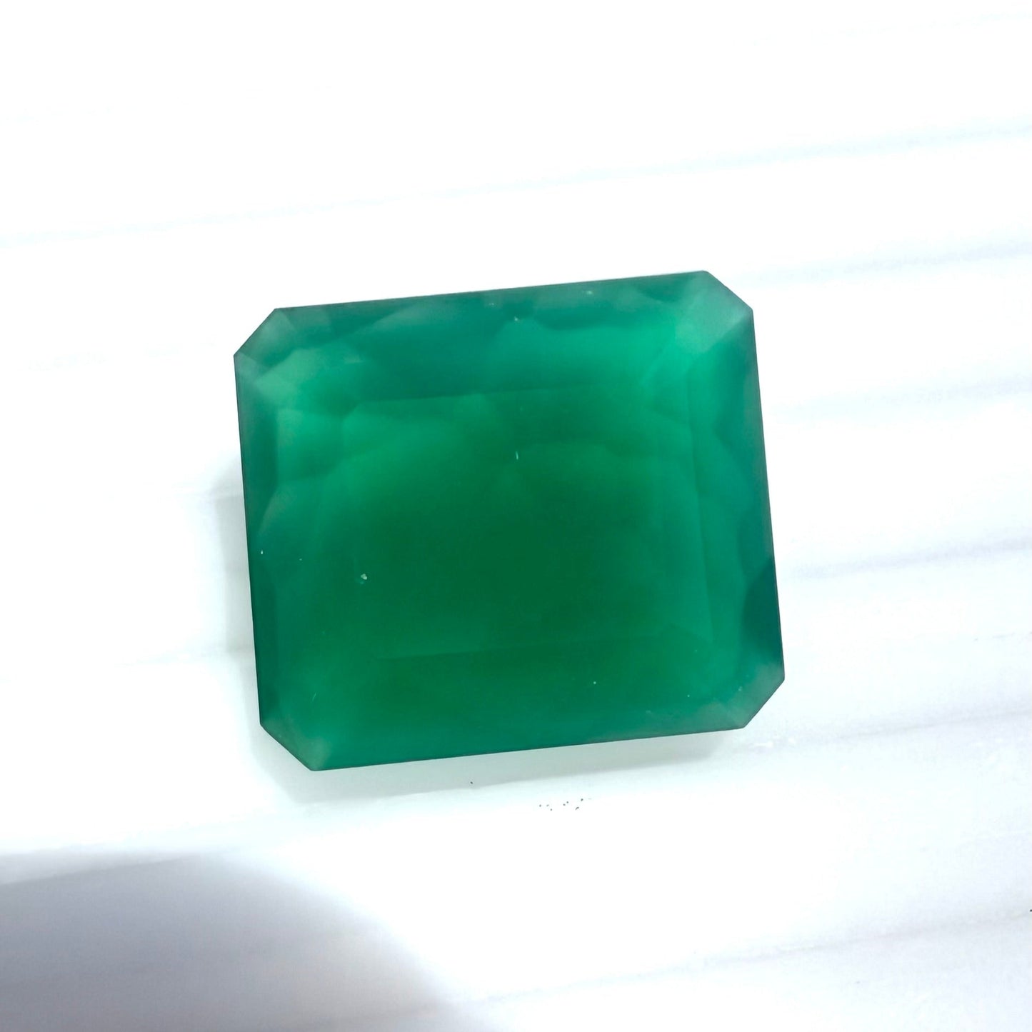 Vibrant Green Chalcedony Radiant 13.75 Ct
