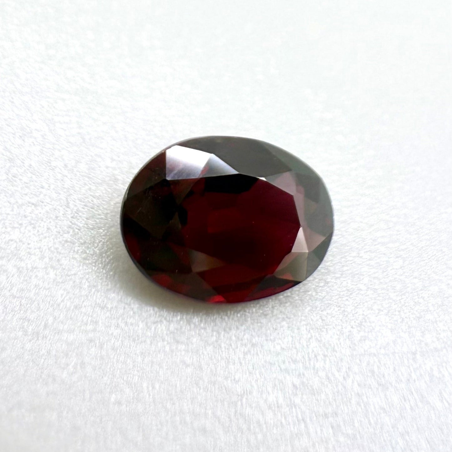 Red Rhodolite Oval 1.5 Ct