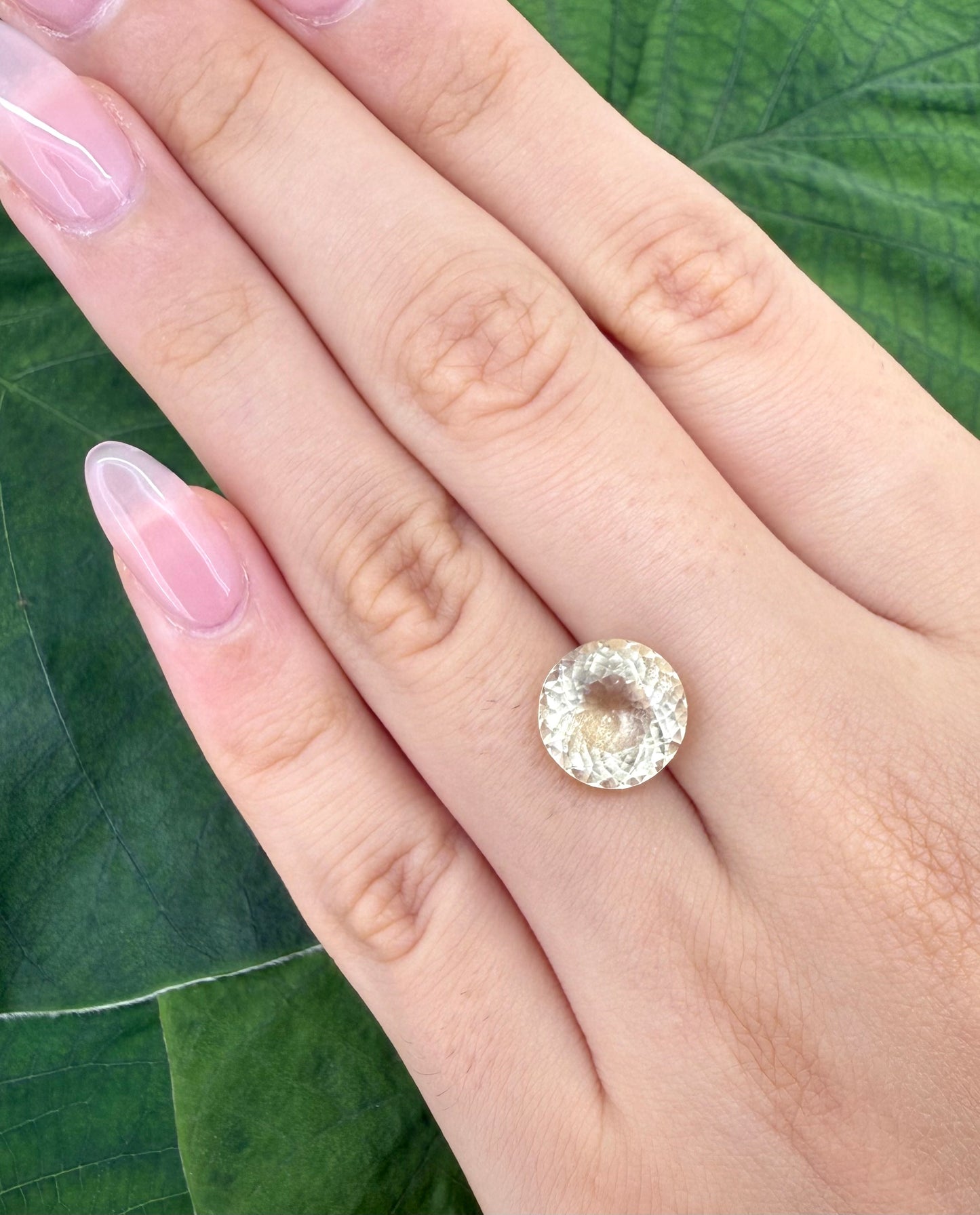 Champagne-Golden Scapolite Round 3.95 Ct