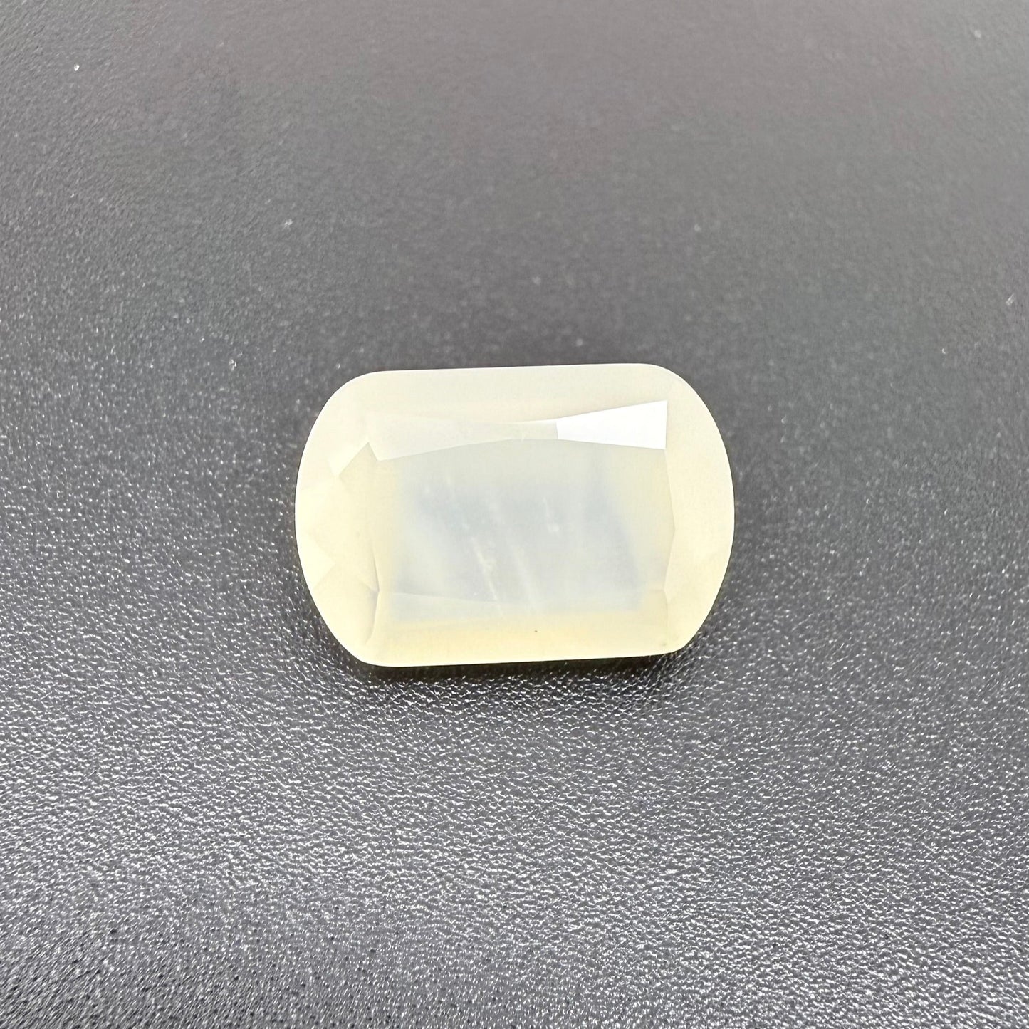 Moonstone Radiant 4.39 Ct