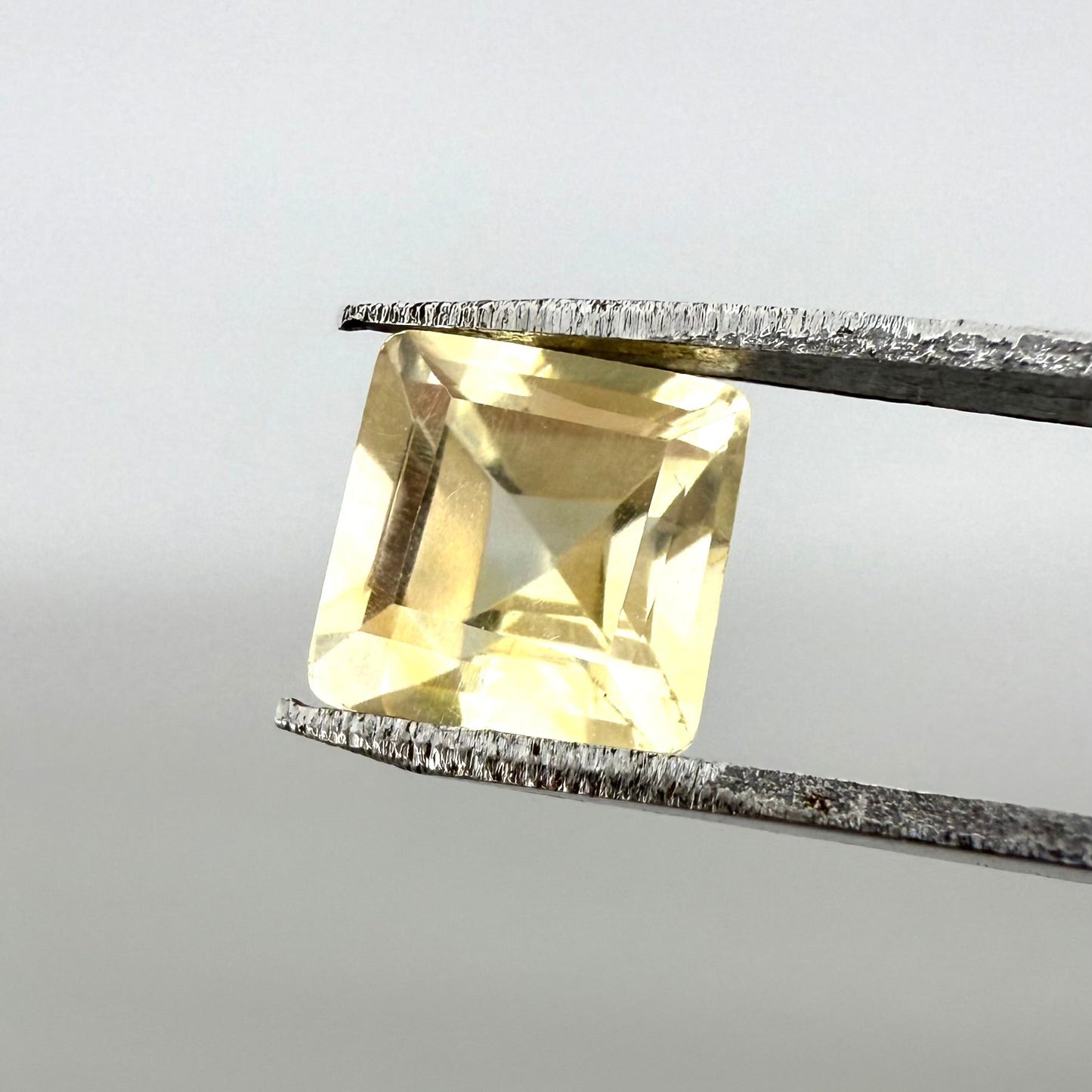Gold Hues Citrine Square 1.76 Ct