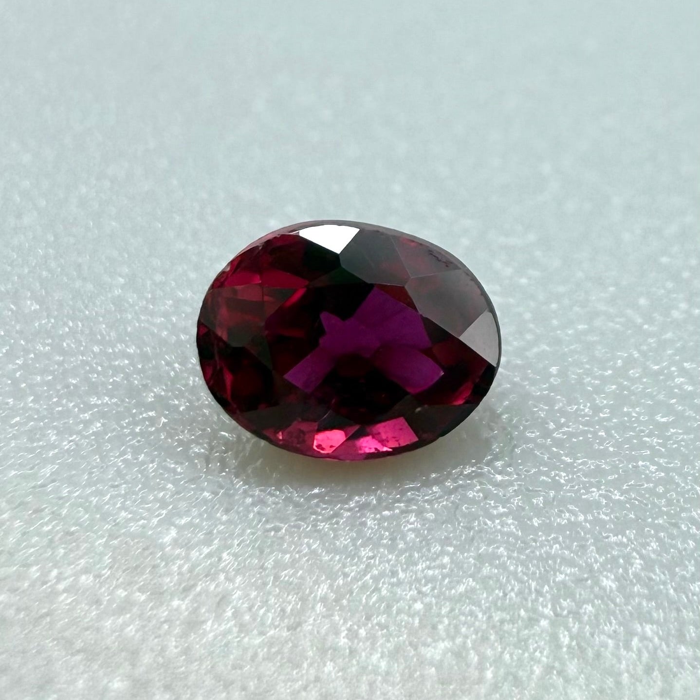 Pink-Red Ruby Oval 0.31 Ct