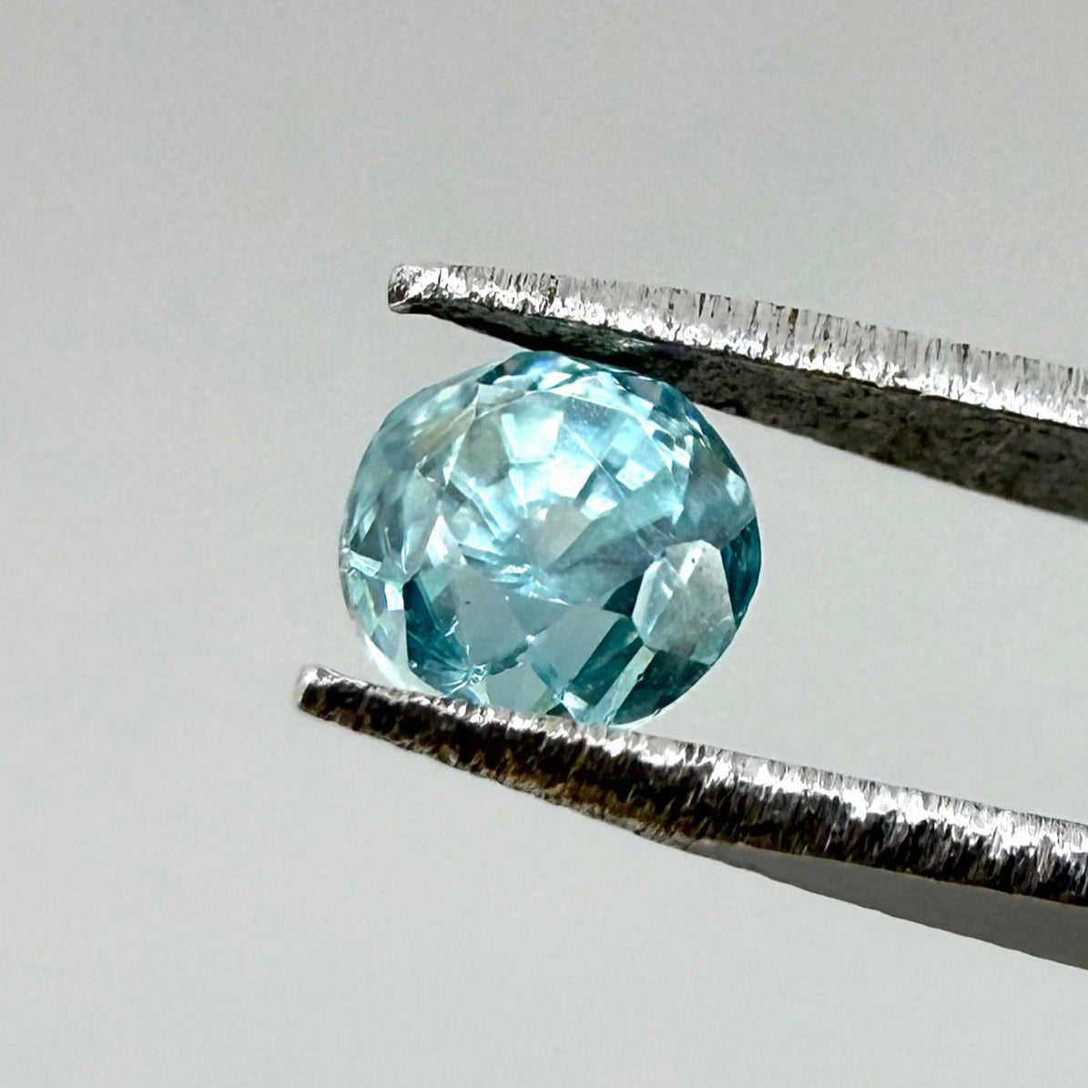 Blue Zircon Round 0.75 Ct
