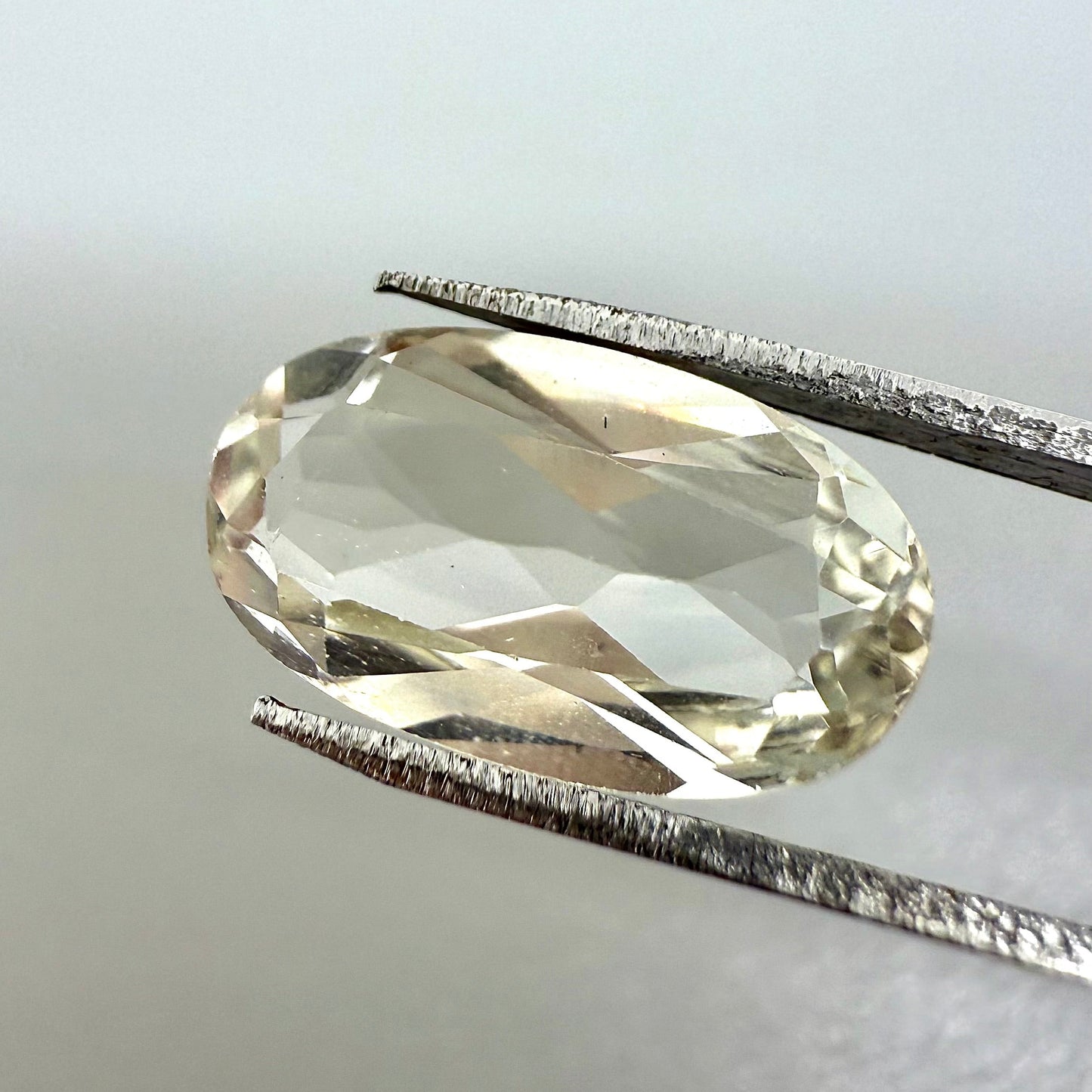 Light Champagne Topaz Oval 4.75 Ct