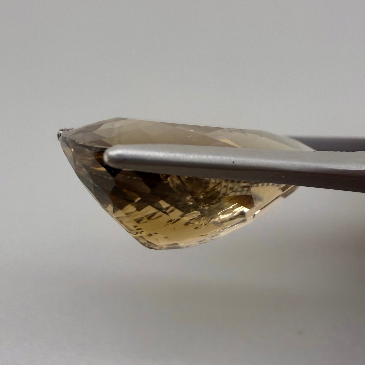 Big Golden-Brown Citrine Pear 17.37 Ct