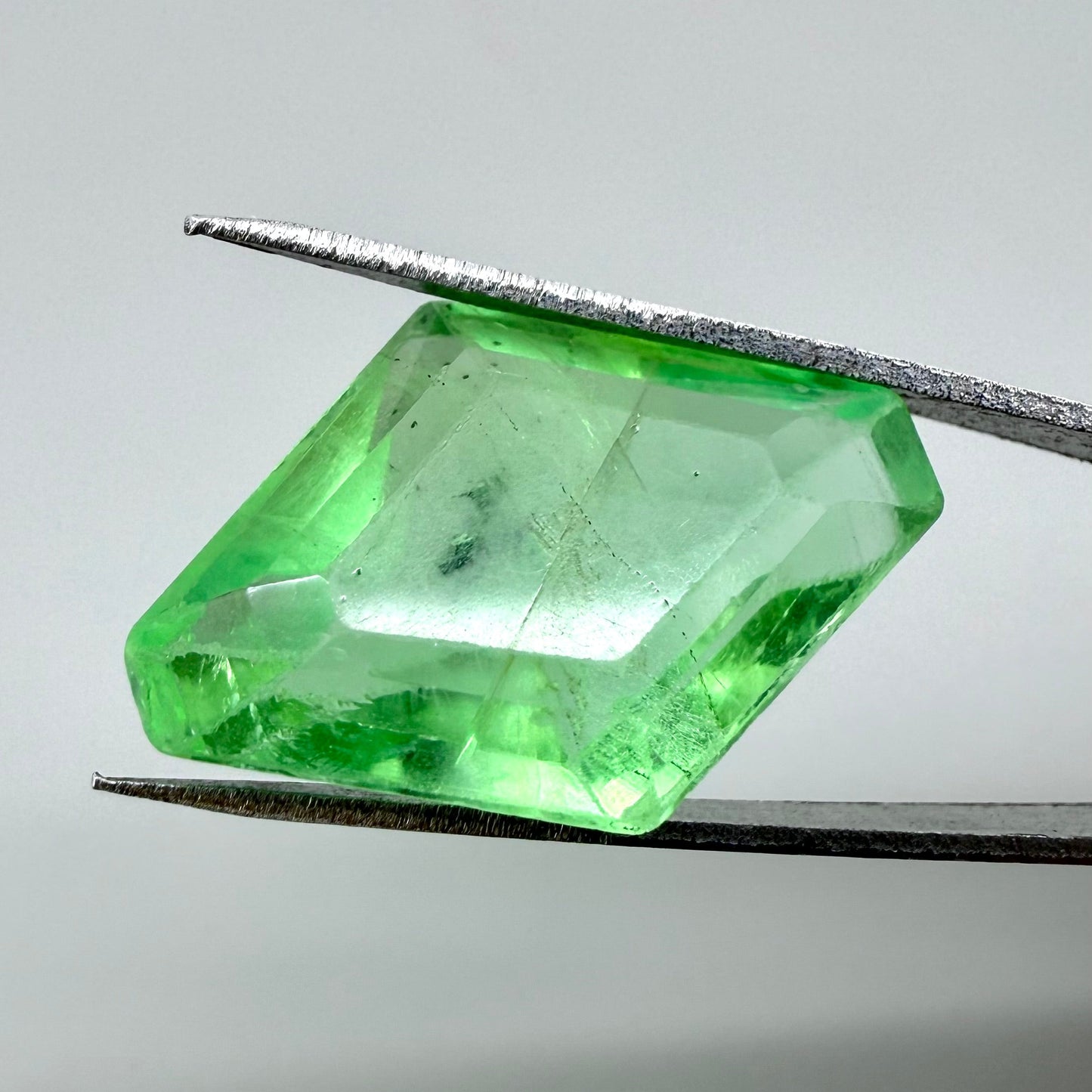 Big Green Fluorite Fancy 21.94 Cts