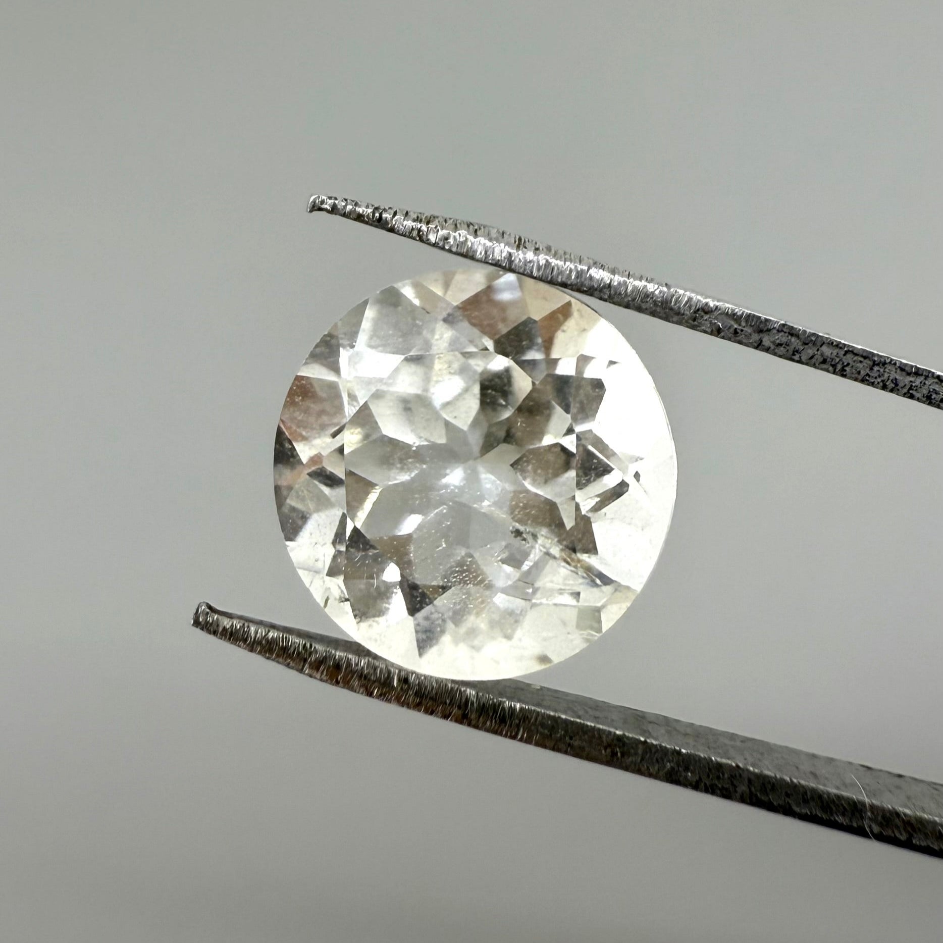 Loose White Topaz gemstone, round