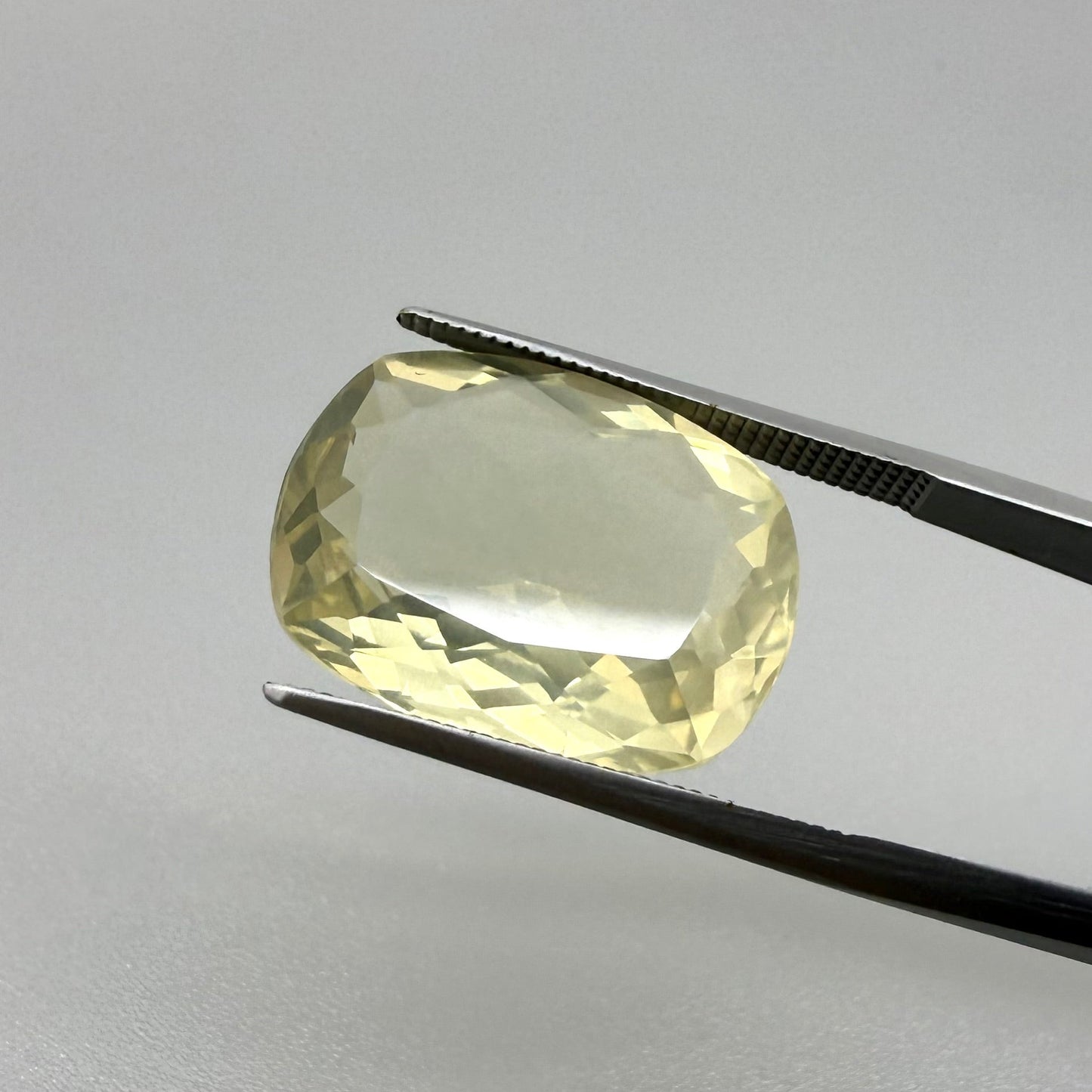 Big Lemon Quartz Cushion 13.7 Ct