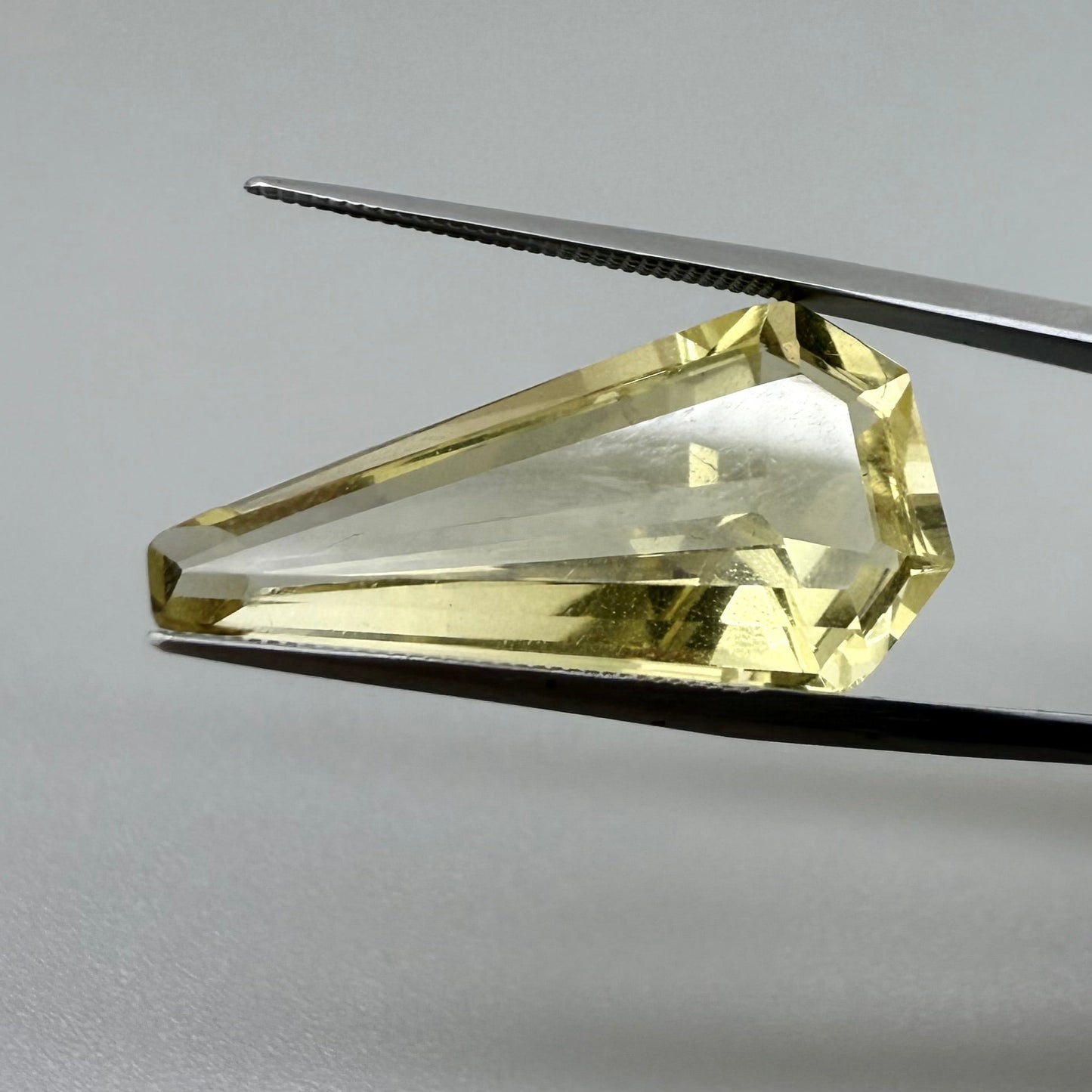 Lemon Quartz Fancy 17.12 Ct