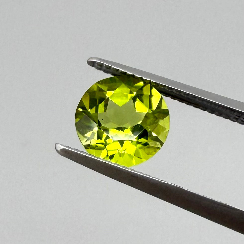 Yellow Green Peridot Round 1.36 Ct