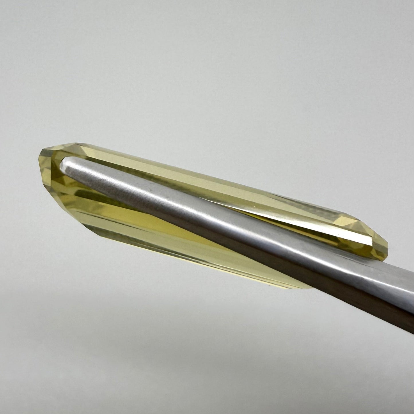 Lemon Quartz Baguette 14.5 Ct