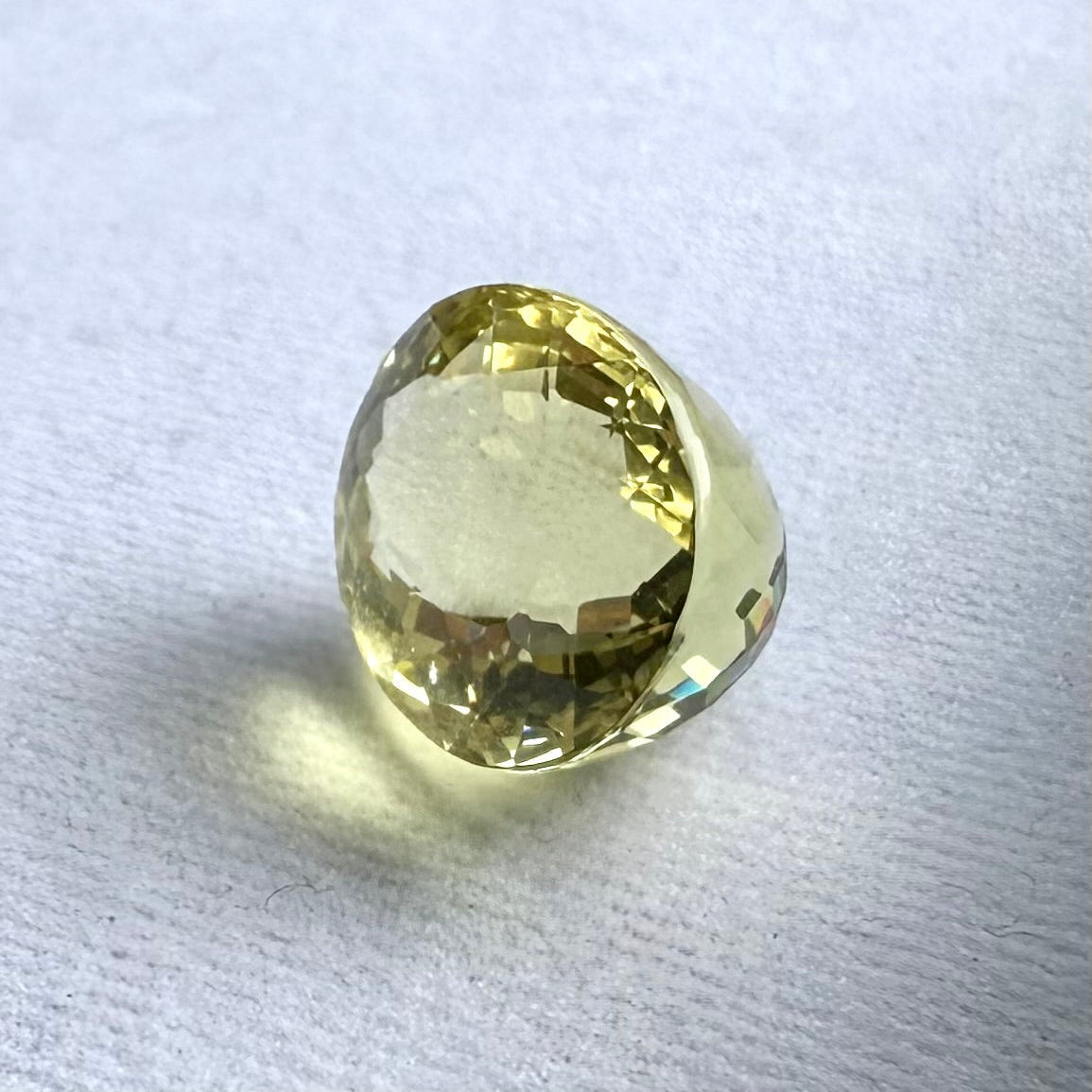 Big Lemon Quartz Oval 20.69 Ct