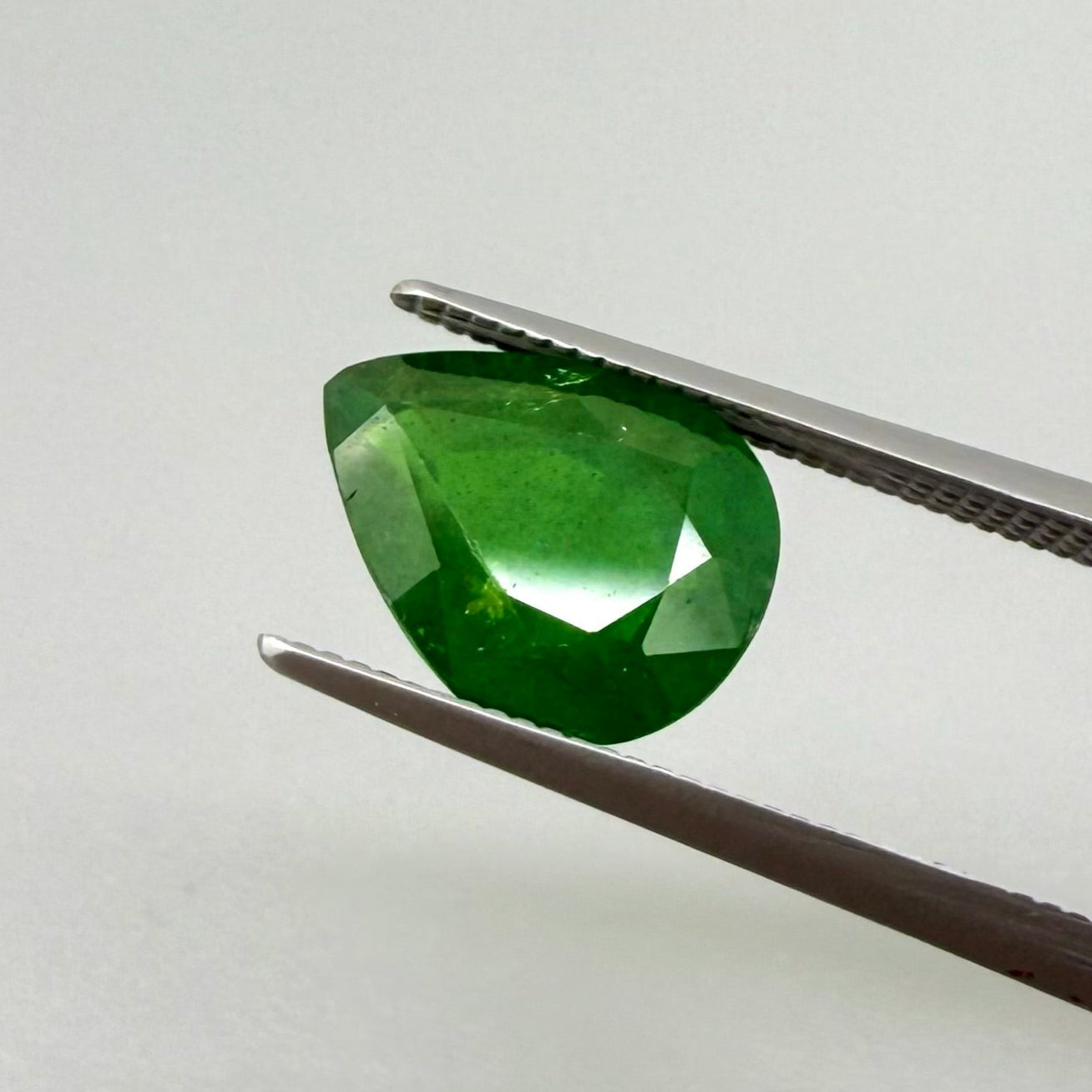 Tsavorite Pear 3.26 Ct