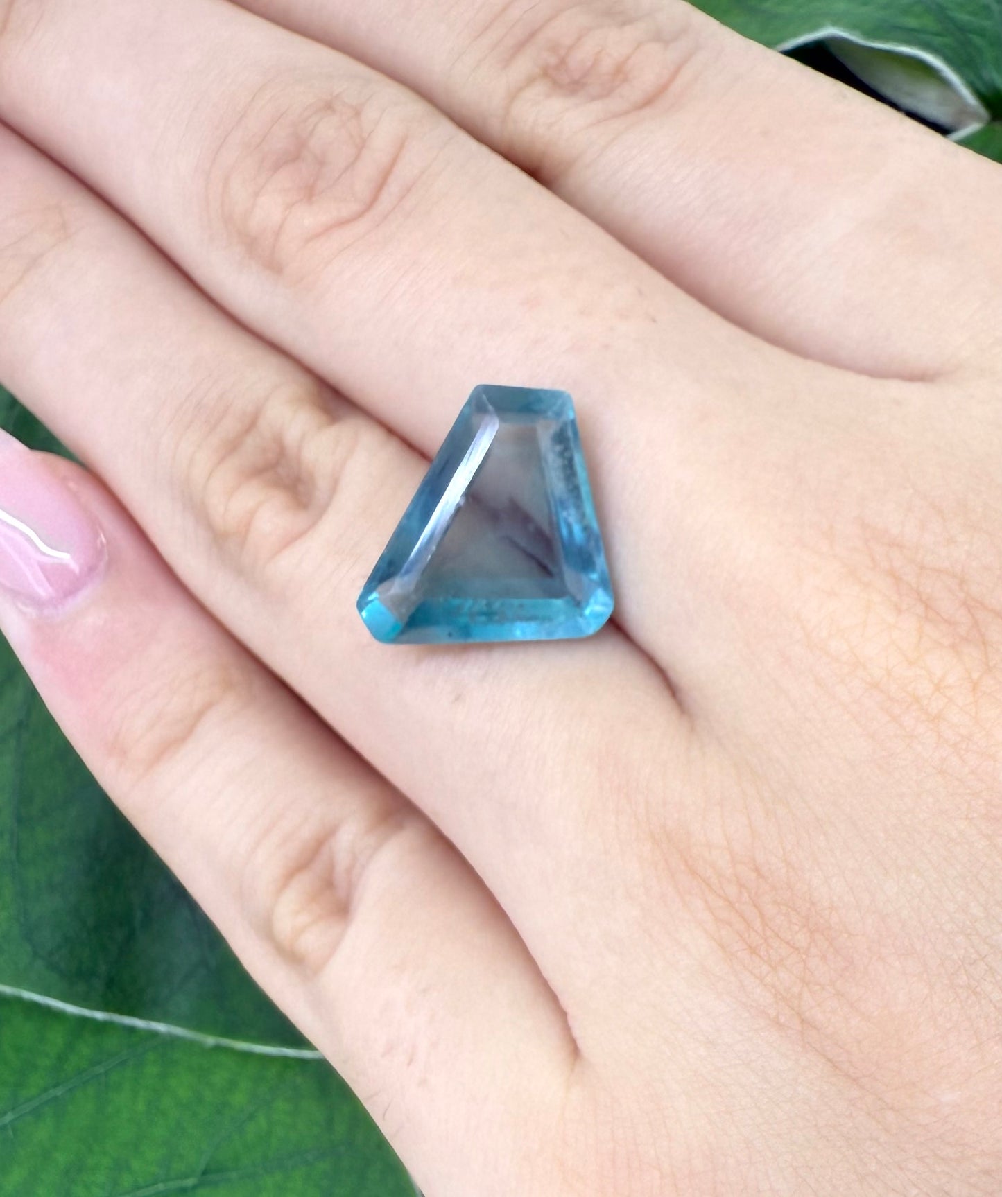 Vibrant Turquoise Hues Fluorit Fancy 6.9 Ct