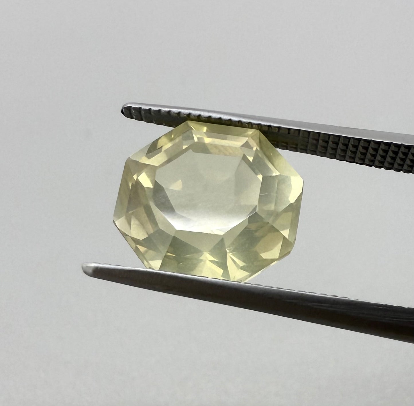 Lemon Quartz Fancy 4.89 Ct