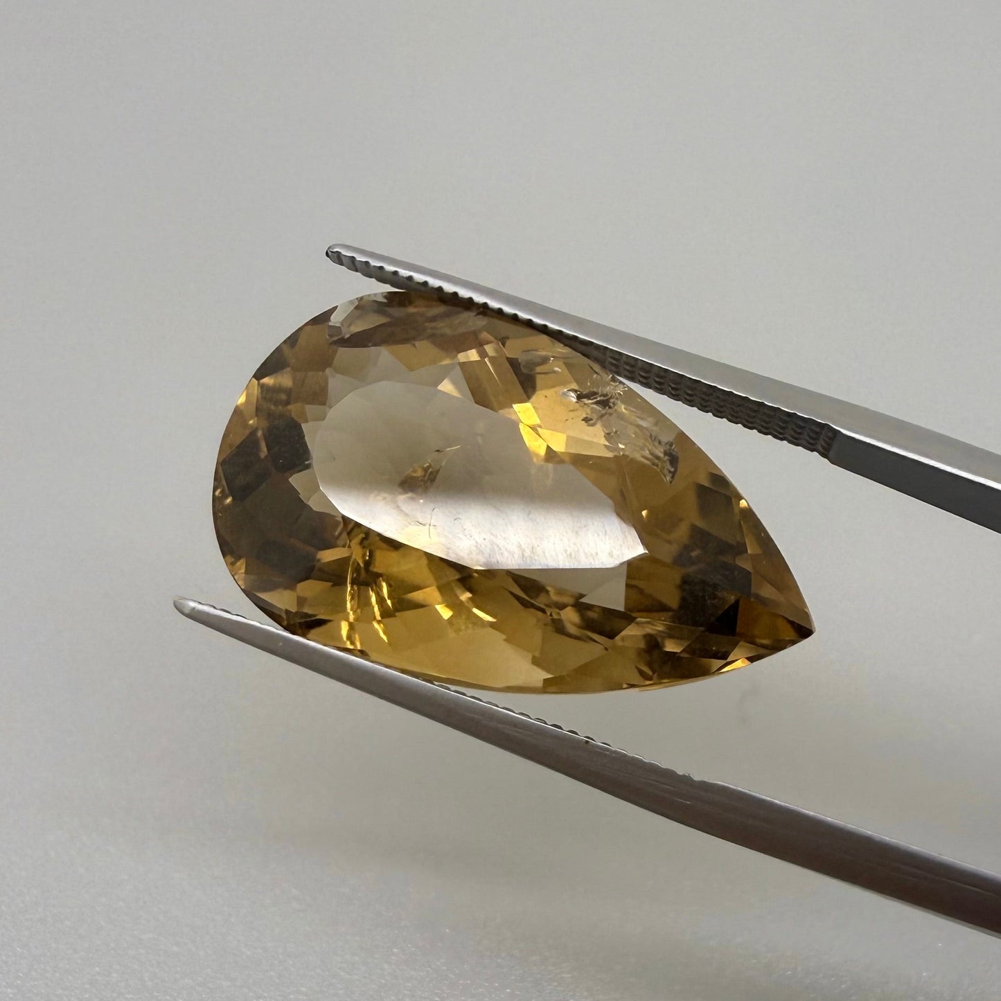 Big Golden-Brown Citrine Pear 17.37 Ct