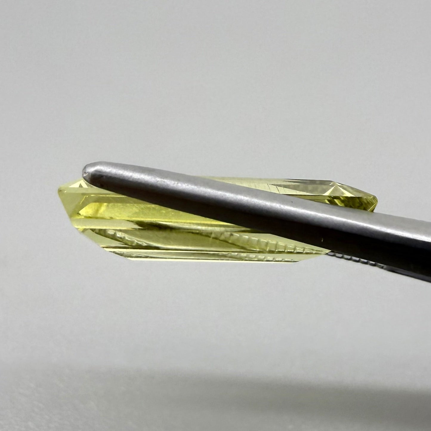 Lemon Quartz Baguette 6.26 Ct