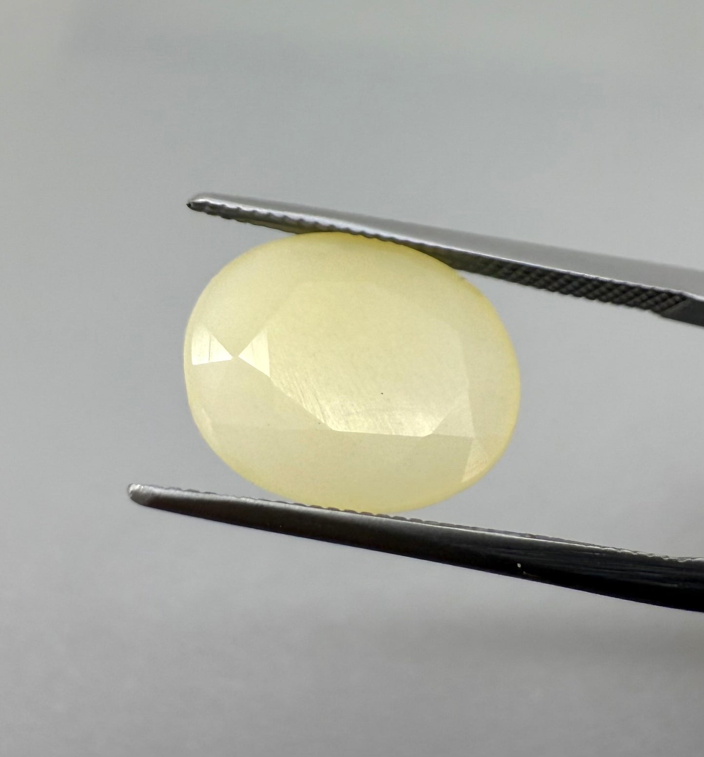 Mother-of-Pearl Opal Oval 3.69 Ct