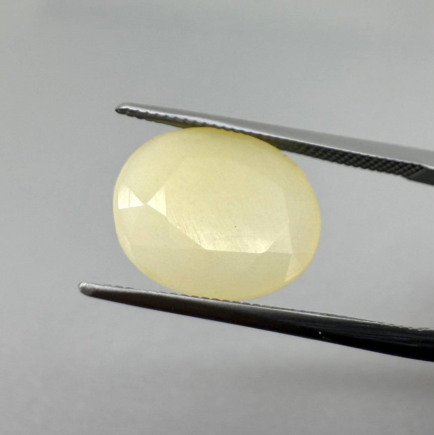 Natural mother-of-pearl Opal gemstone, oval cut
