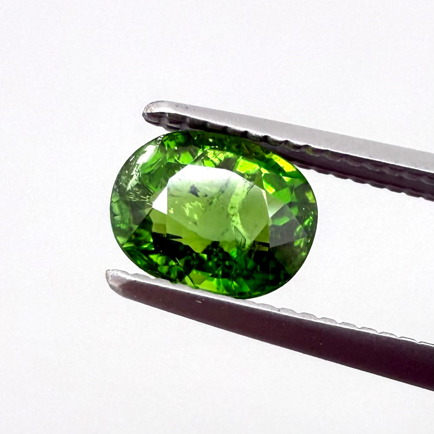 Tsavorite Oval 0.74 Ct