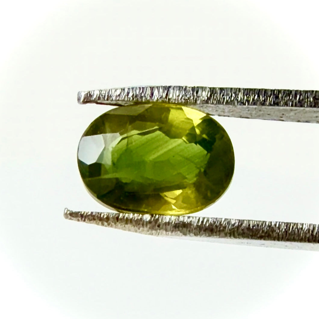 Tri-Color (Yellow Green Brown) Sapphire Oval 1.15 Ct