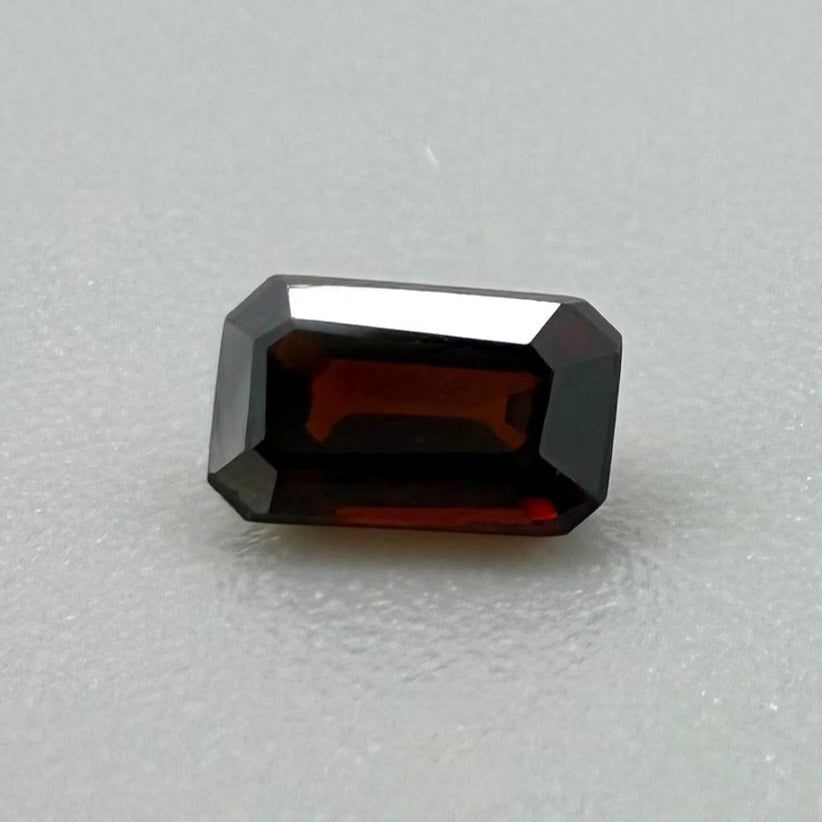 Red Garnet "Pyrope" Emerald cut 0.5 Ct