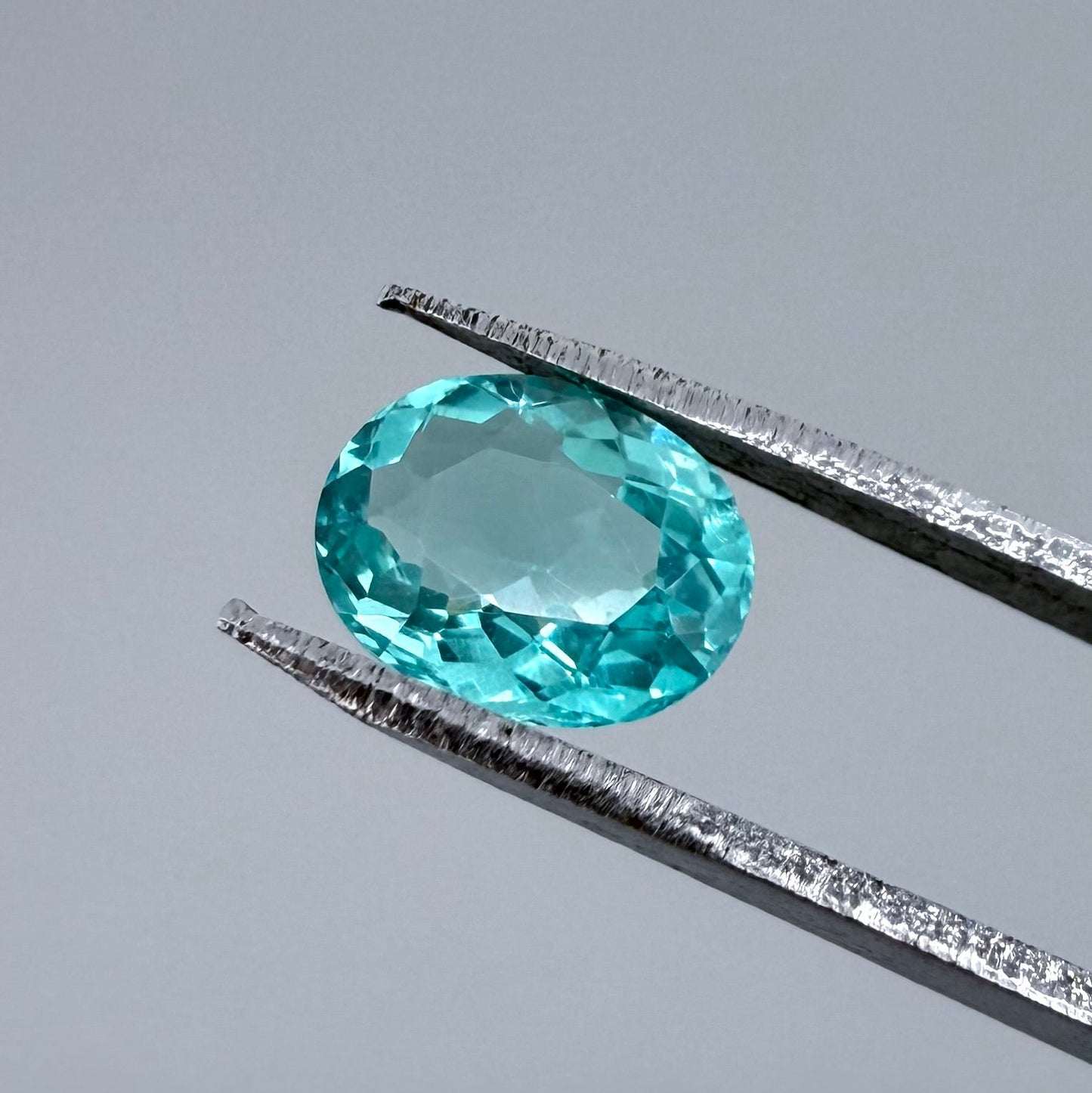 Vibrant Turquoise Apatite Oval 0.9 Ct