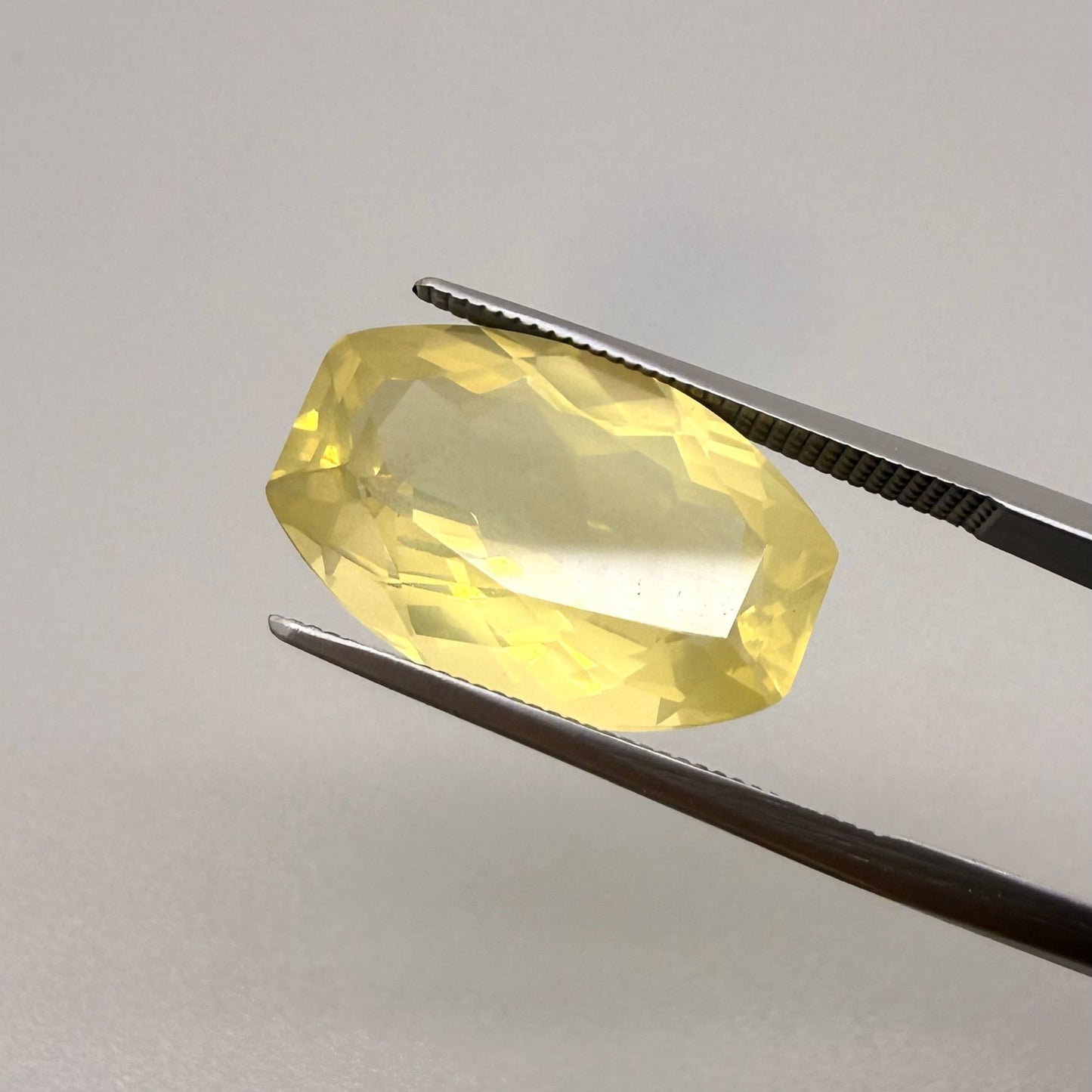 Lemon Quartz Fancy 10.07 Ct