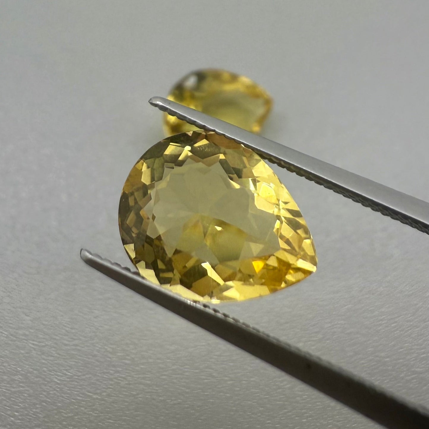 Golden Citrine Set Pear 6.85 Ct