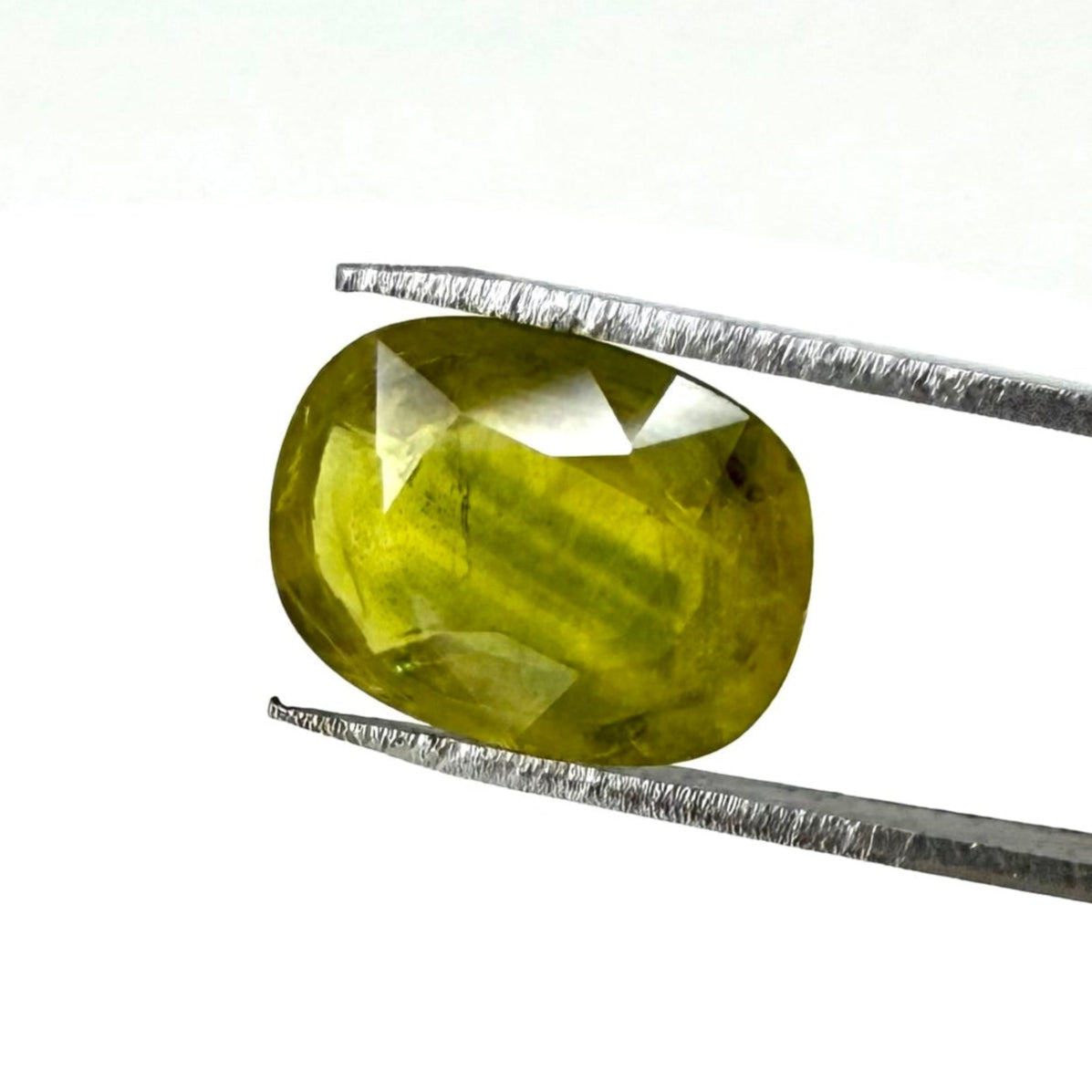 Bi-Color (Yellow Green) Sapphire Cushion 4.55 Ct
