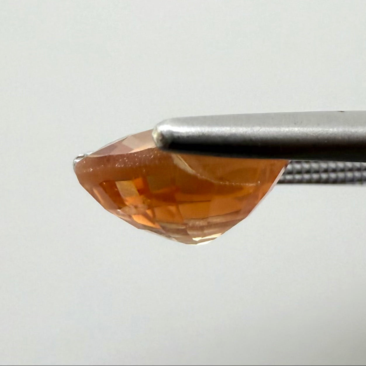 Vibrant Sand Orange Sunstone Oval 2.9 Ct