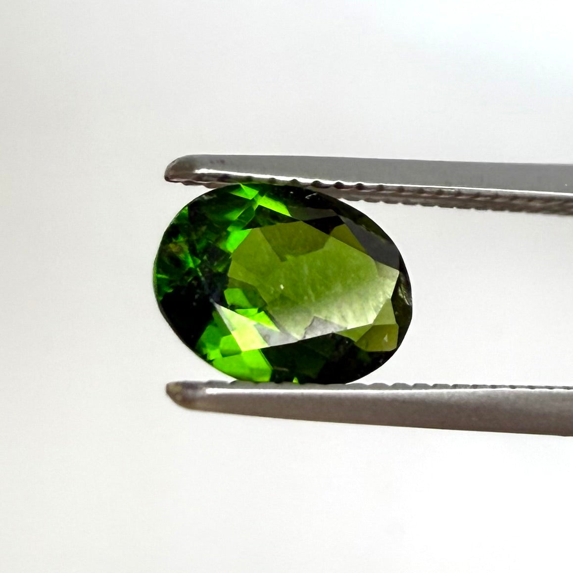 Diopside Oval 0.71 Ct