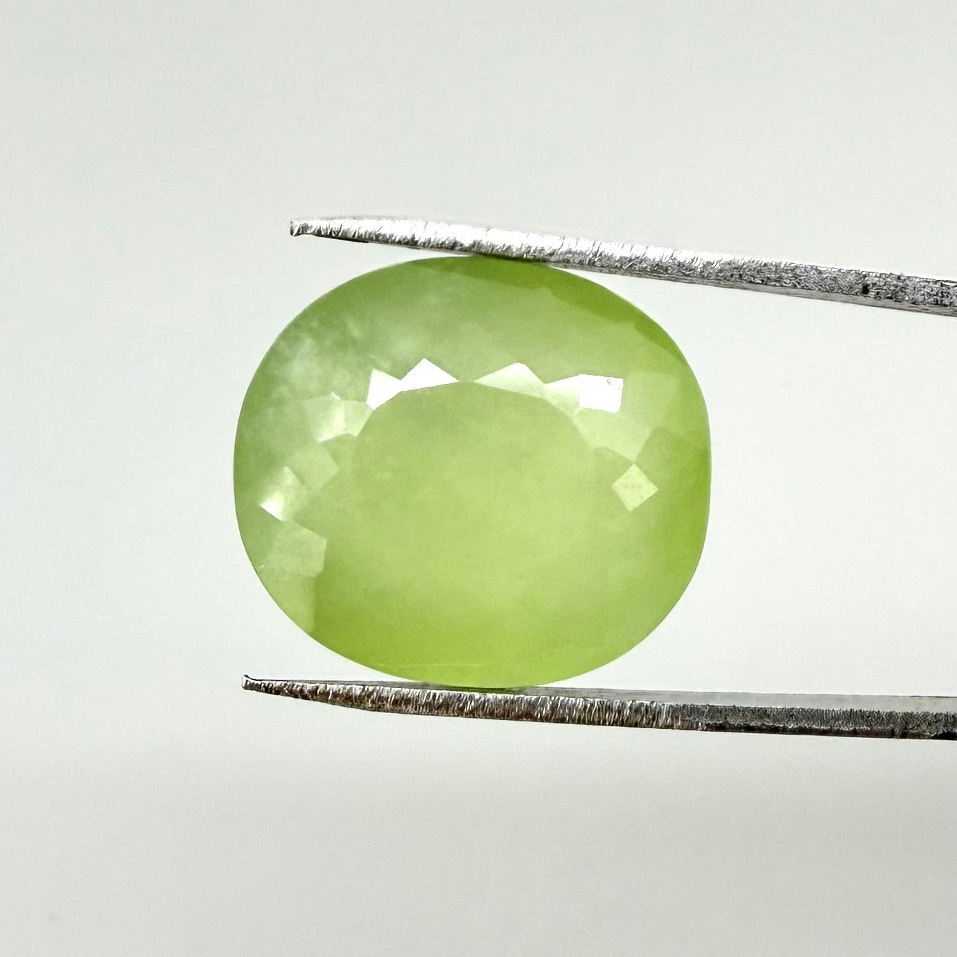 Green Hues Chalcedony Oval 9.3 Ct