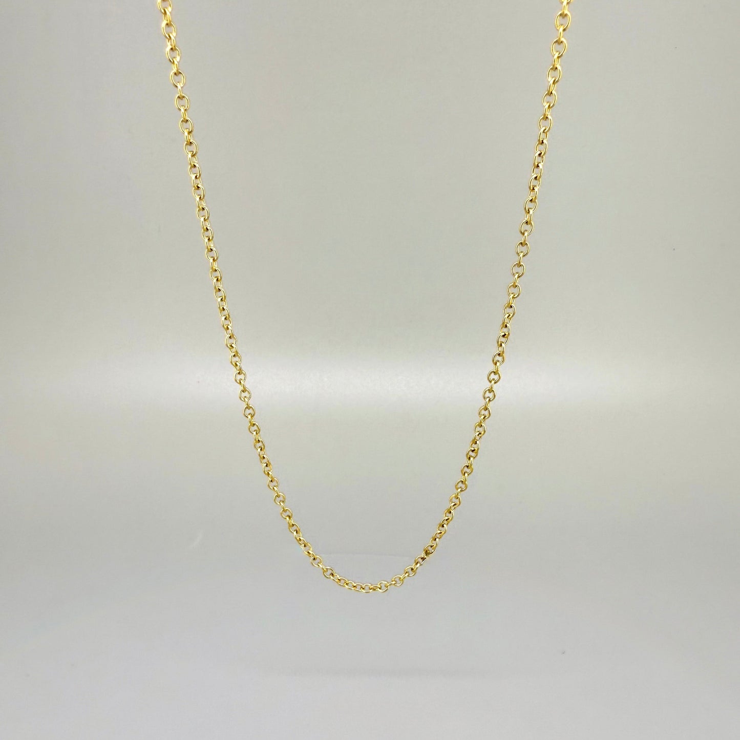 45cm gold tone stainless steel chain, polished finish, elegant and durable, perfect for pendants or layering.
