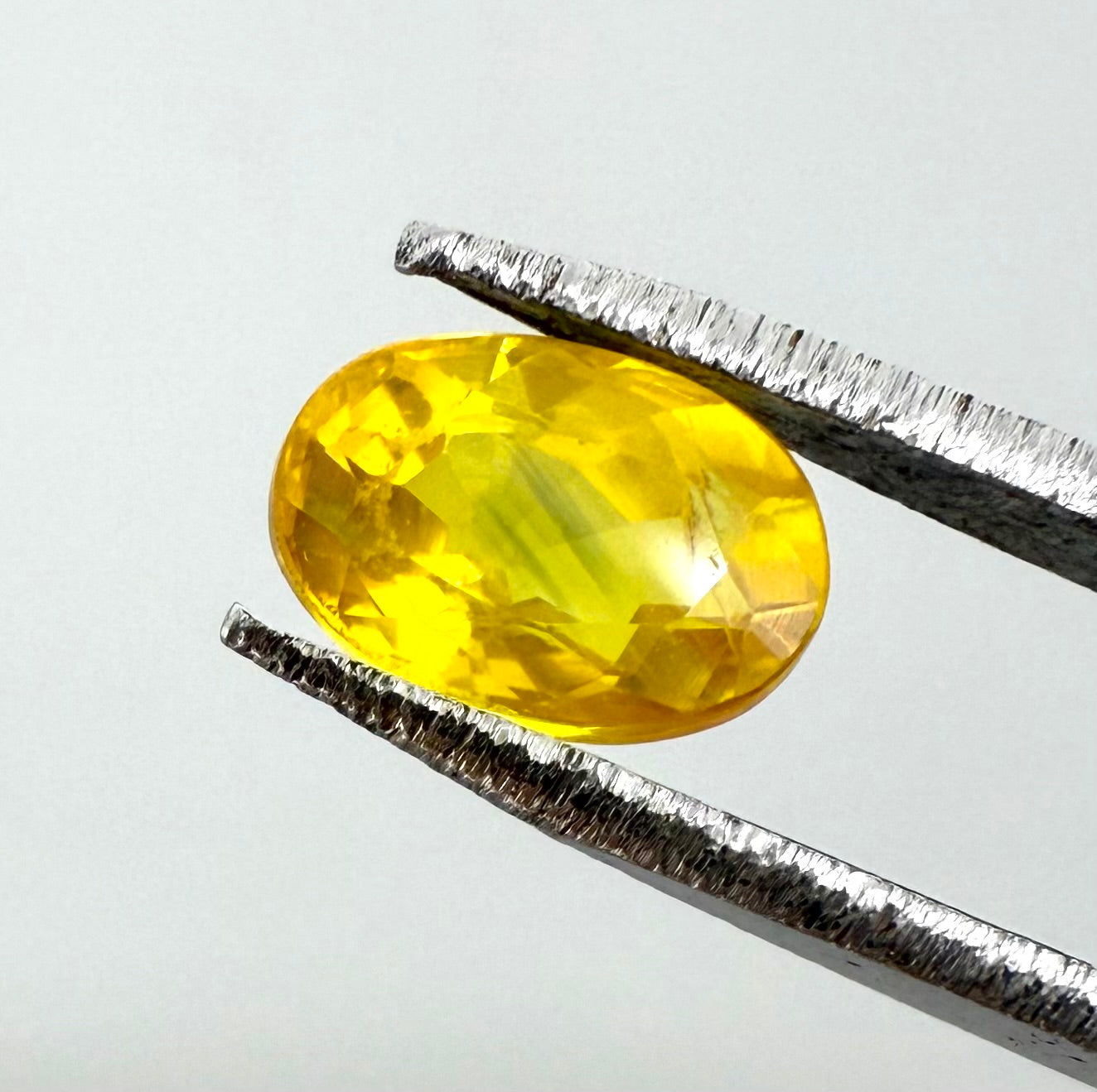 Bi-Color (Yellow Greenish) Sapphire Oval 0.83 Ct