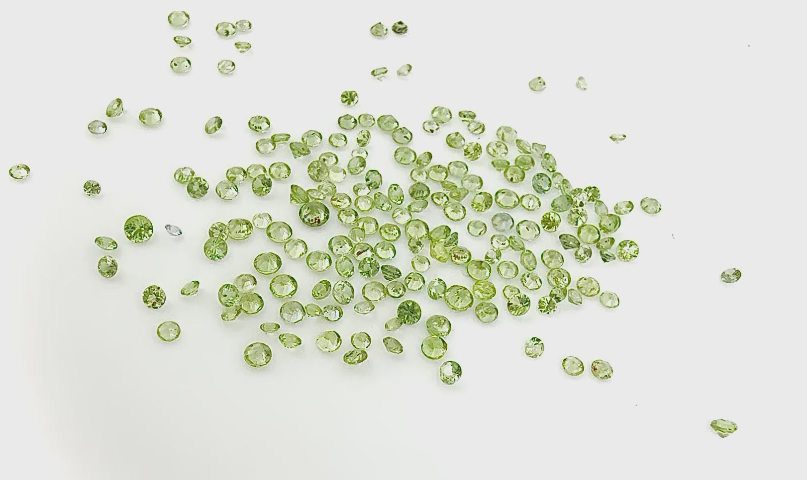 Natural Green Sapphire gemstone lot, round cut